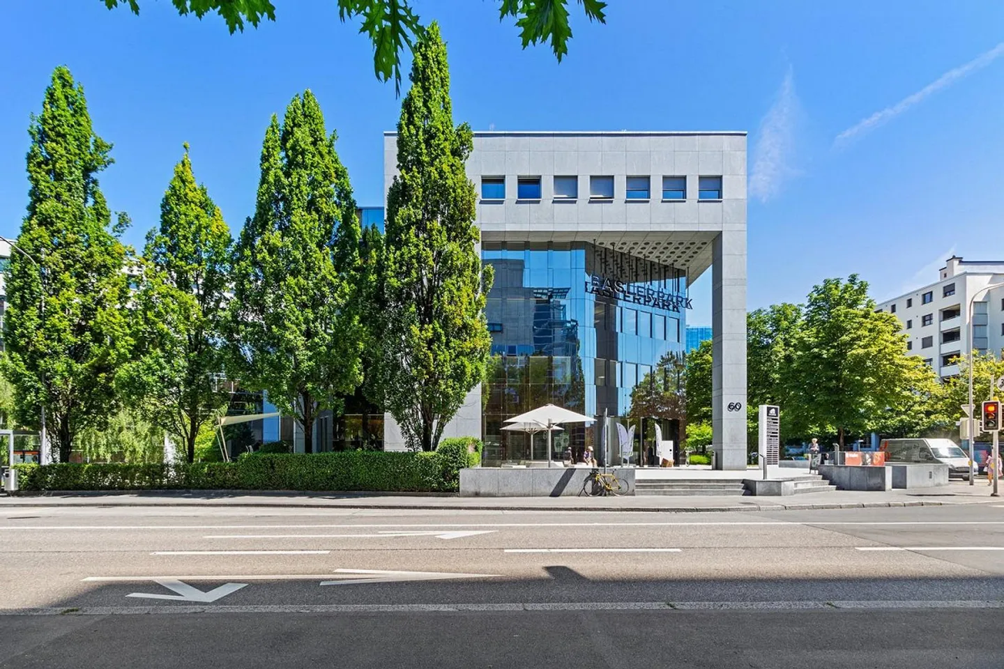 Baslerpark - business as unusual - Photo 1 of 12