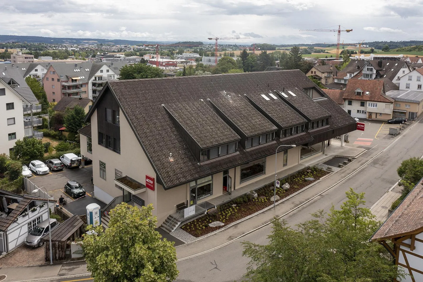 Votre nouveau lieu d'affaires au cœur de Dielsdorf - Photo 1 sur 5