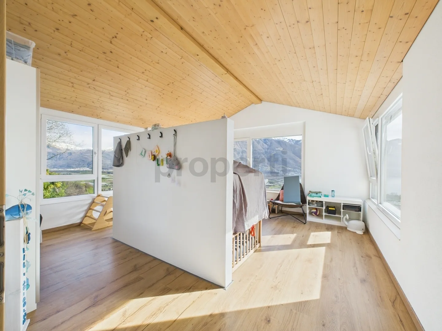 Casa in Collina con Vista Panoramica sul Lago Maggiore - Foto 6 di 13