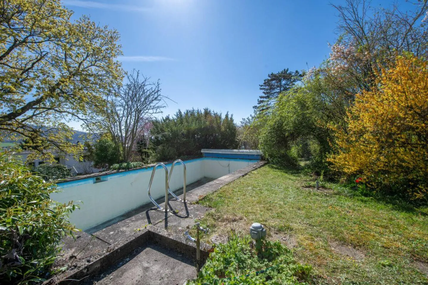 Vista Panoramica, terreno di 1'795 m² e casa unifamiliare di 7,5 stanze con potenziale straordinario - Foto 19 di 26