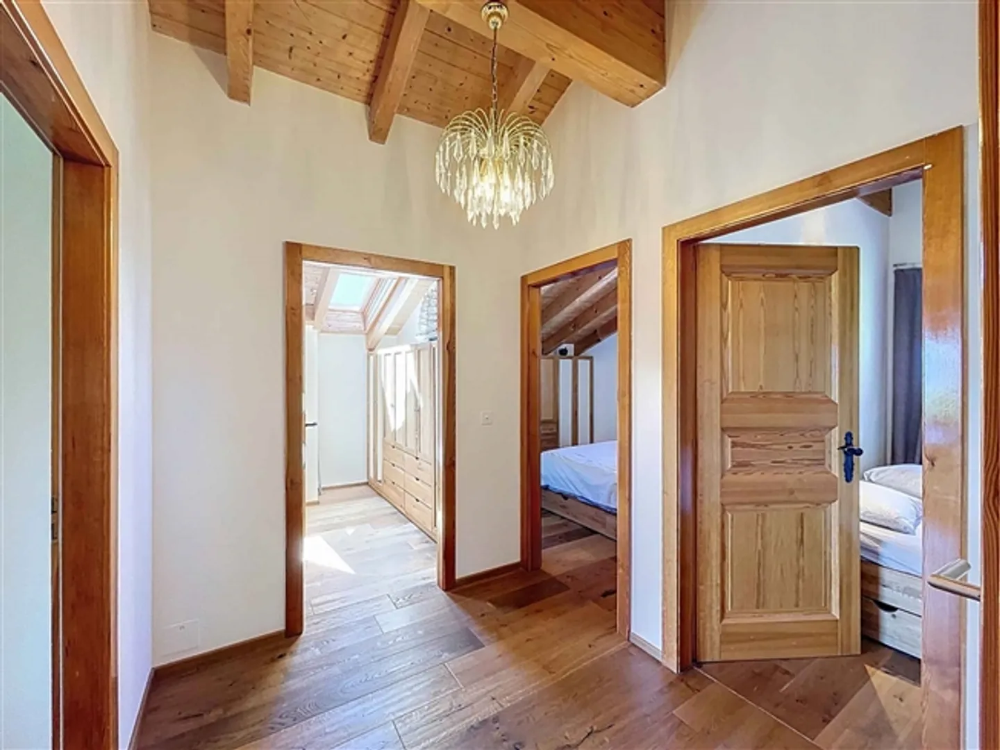 «Prächtige freistehende Villa mit Panoramablick» - Foto 7 von 13