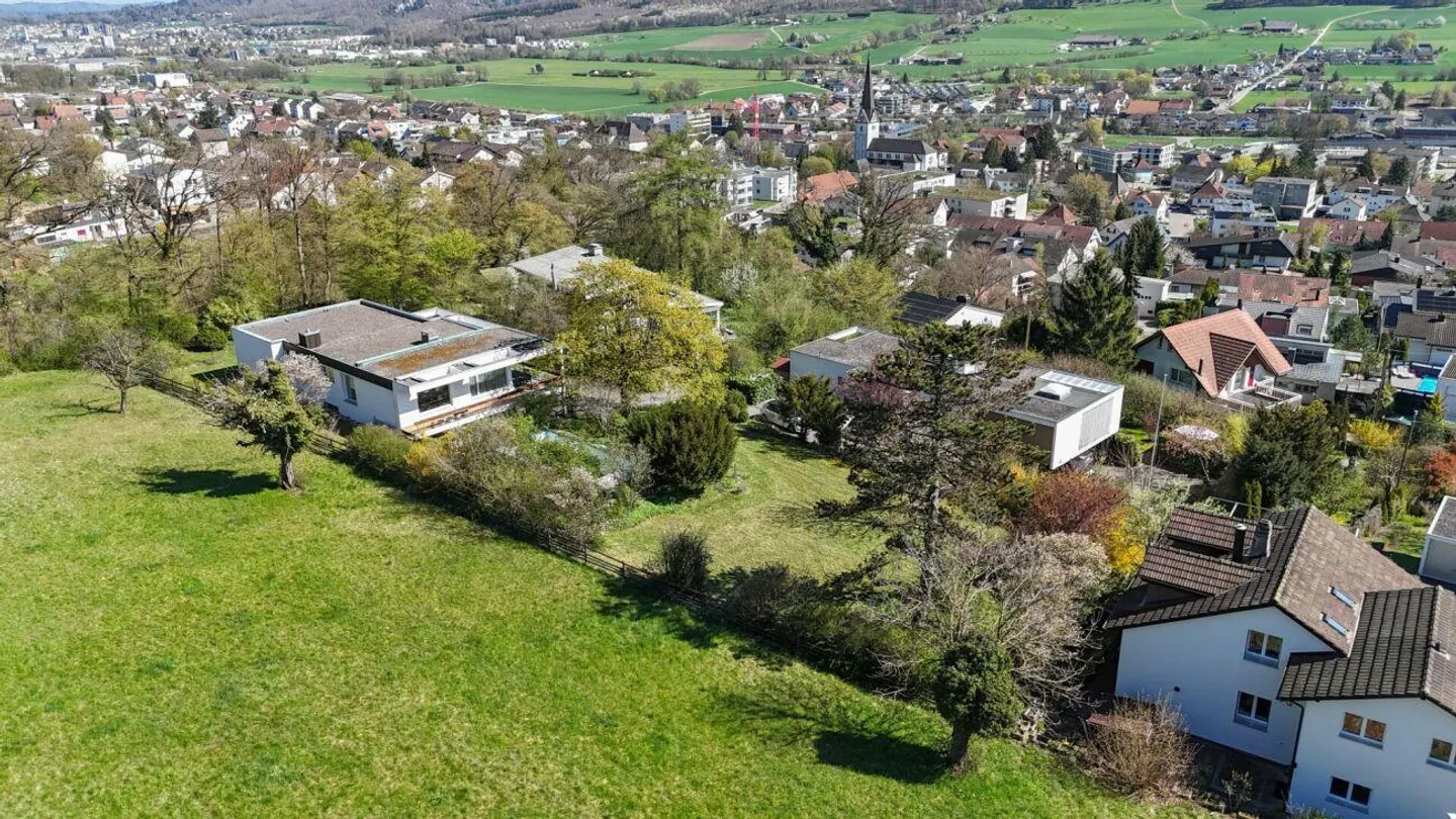 Vista Panoramica, terreno di 1'795 m² e casa unifamiliare di 7,5 stanze con potenziale straordinario - Foto 25 di 26
