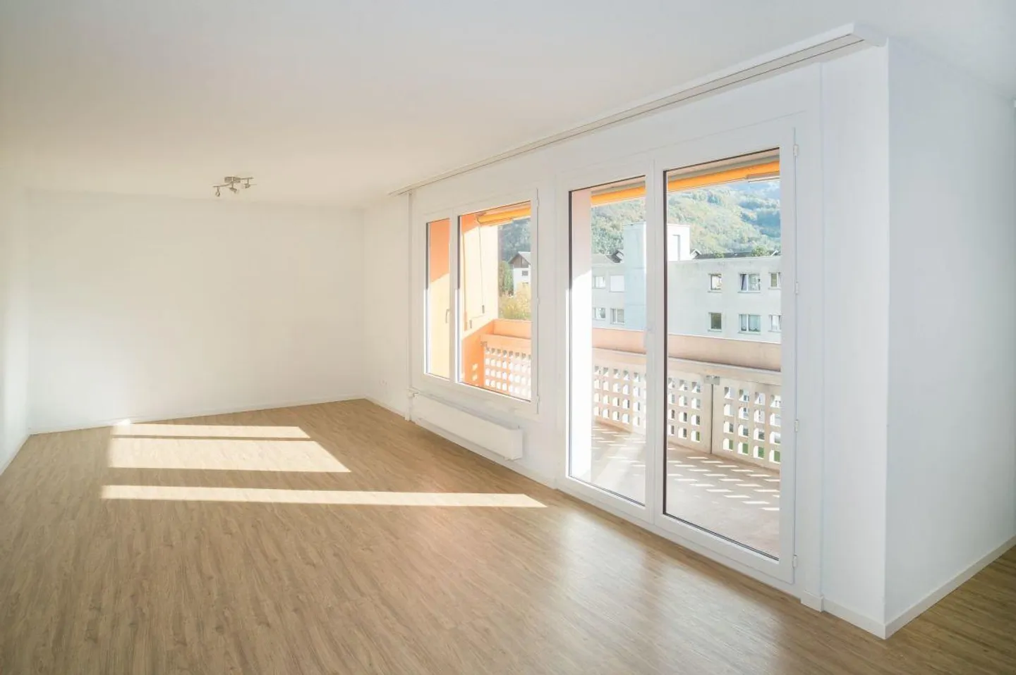 Appartement de 3,5 pièces au rez-de-chaussée central - Photo 1 sur 11