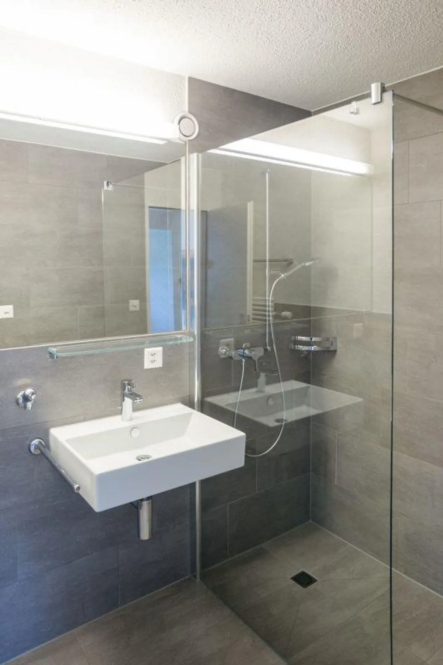 Appartement de 3,5 pièces au rez-de-chaussée central - Photo 8 sur 11