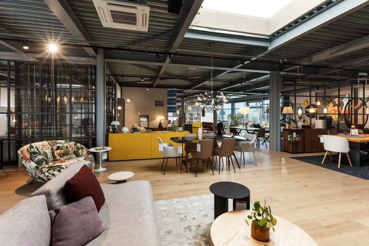 Commercial premises 685 m² in Saint-Légier with stunning lake view - Photo 5 of 12