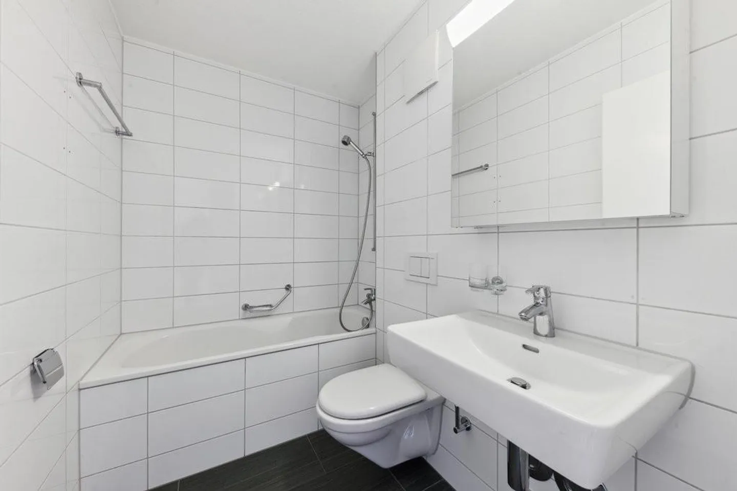 Your new home with a large balcony - Photo 3 of 7