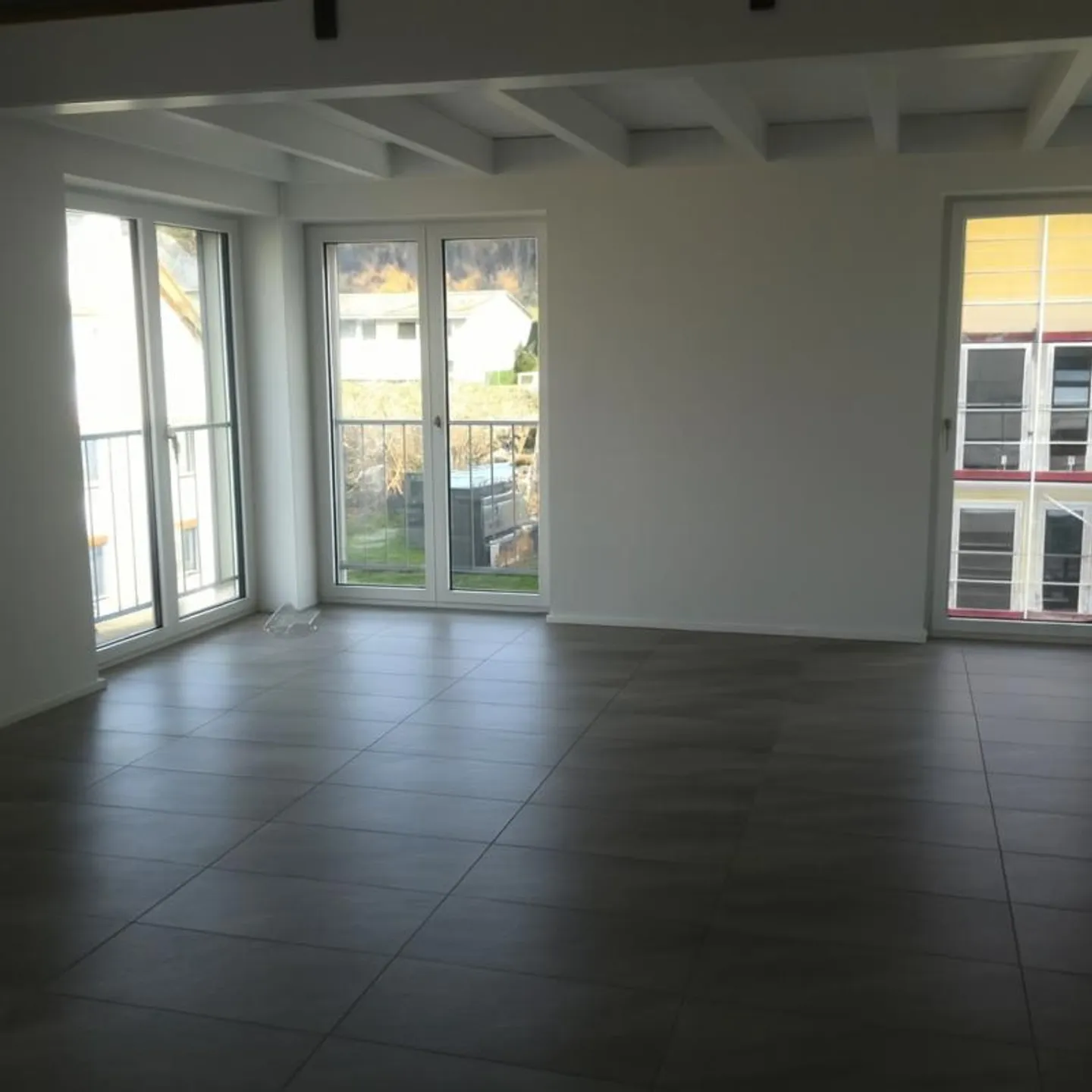 Appartement 1,5 pièces avec galerie et terrasse sur le toit (préparé) - Photo 2 sur 11