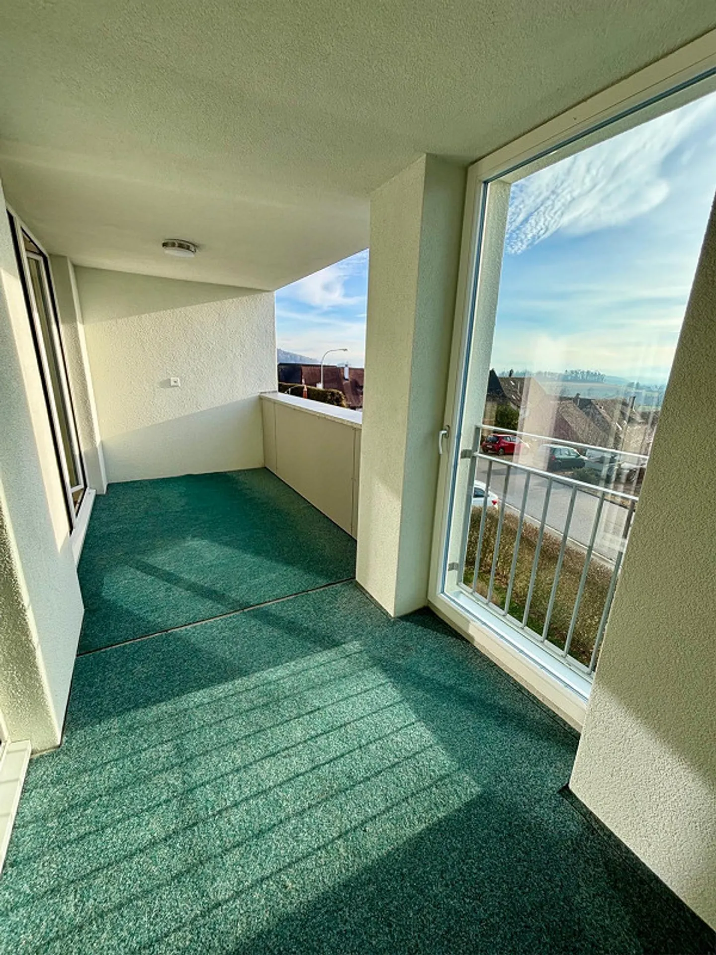 Appartement moderne dans le standard de propriété - Photo 4 sur 11