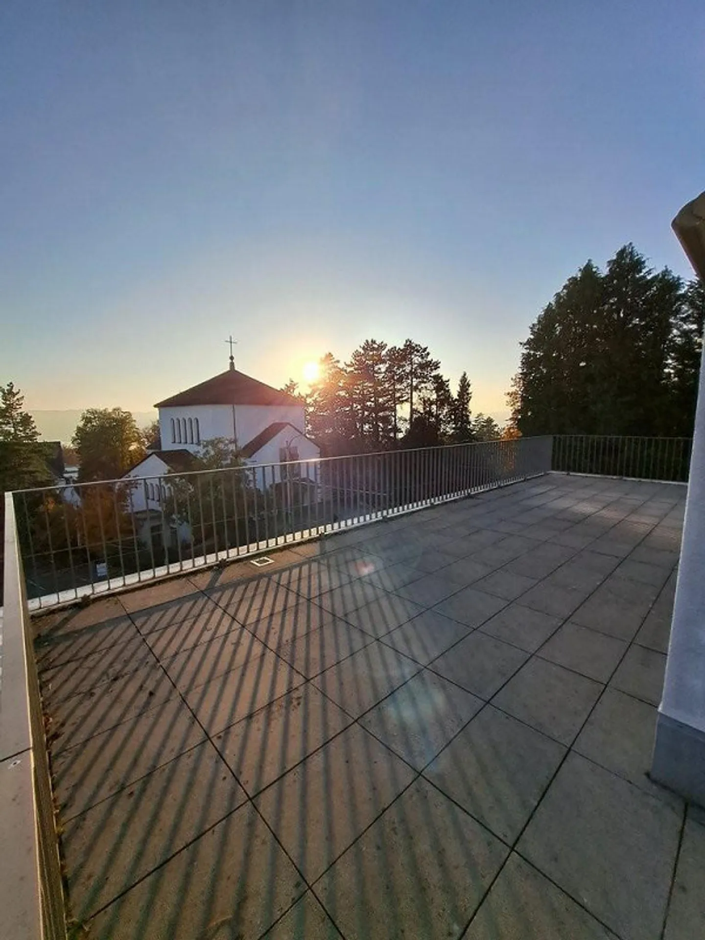 Exclusive living with a view of the mountains and the lake! - Photo 1 of 11