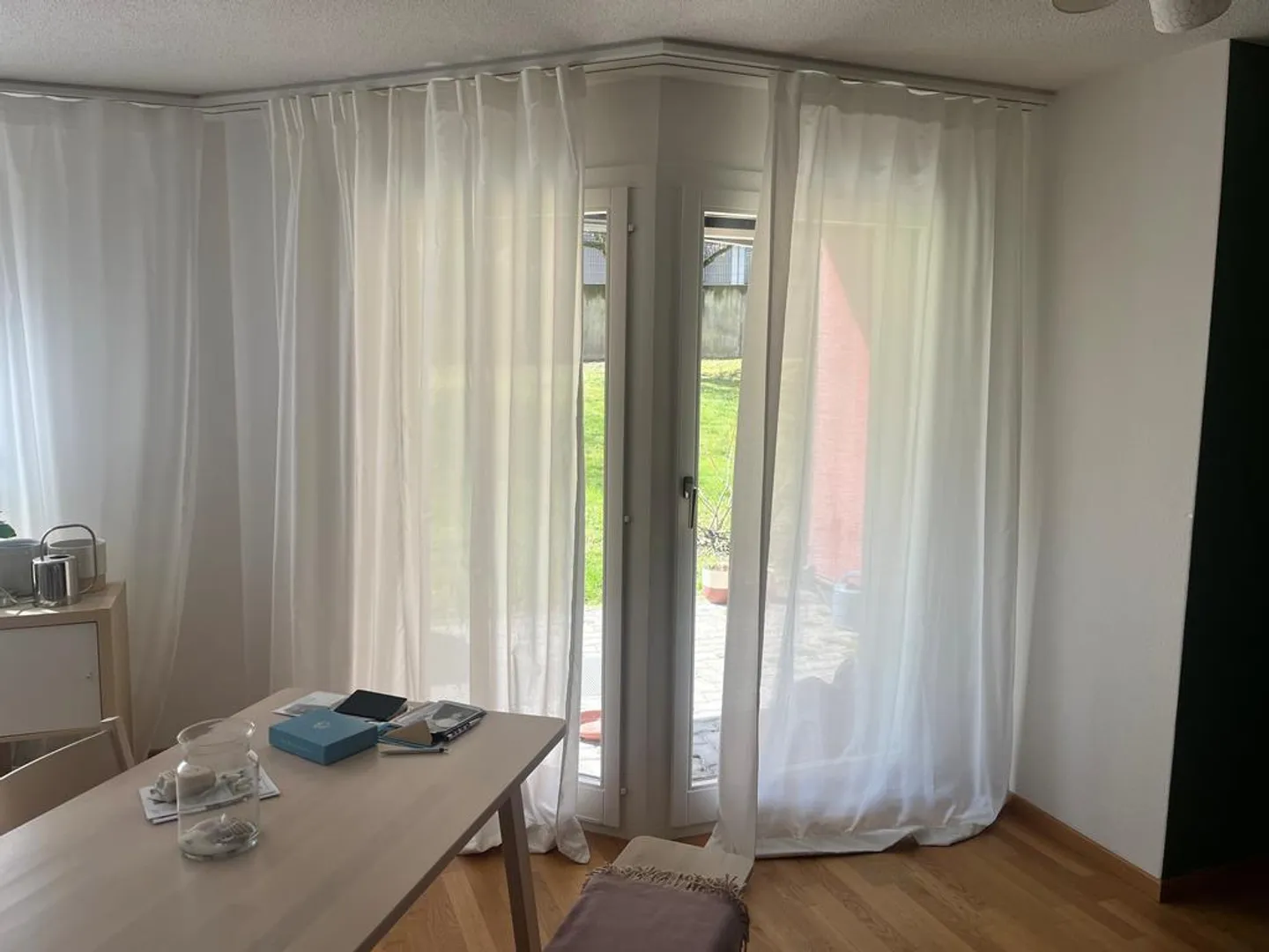 Charming apartment in a family-friendly neighborhood - Photo 2 of 7