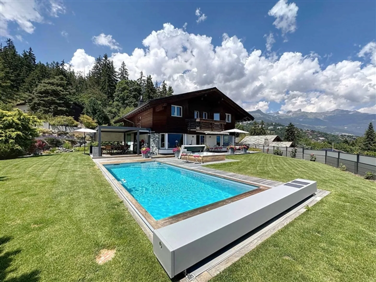 Beautiful property with outbuilding (mazot) and outdoor pool - Photo 3 of 13