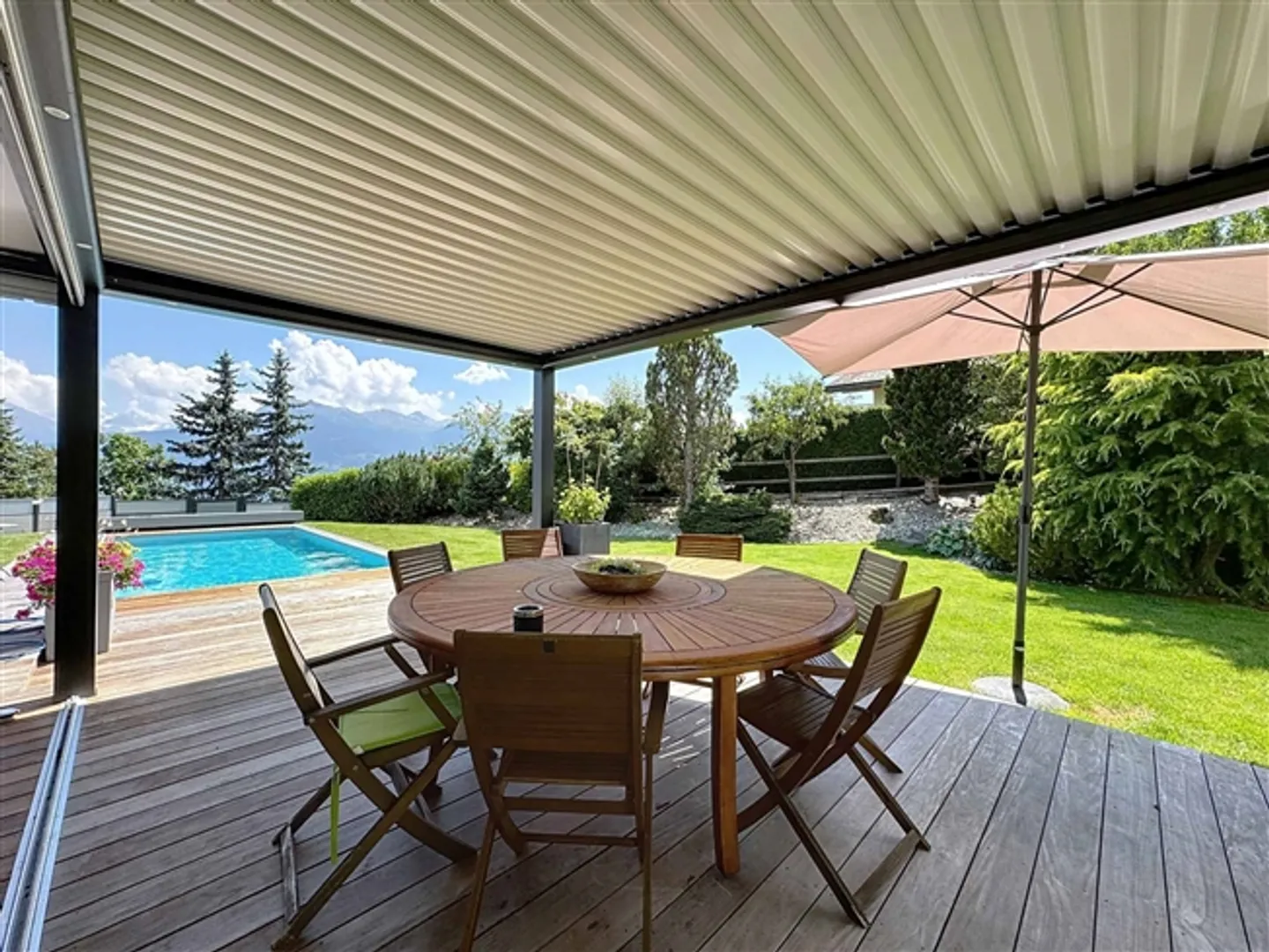 Beautiful property with outbuilding (mazot) and outdoor pool - Photo 4 of 13