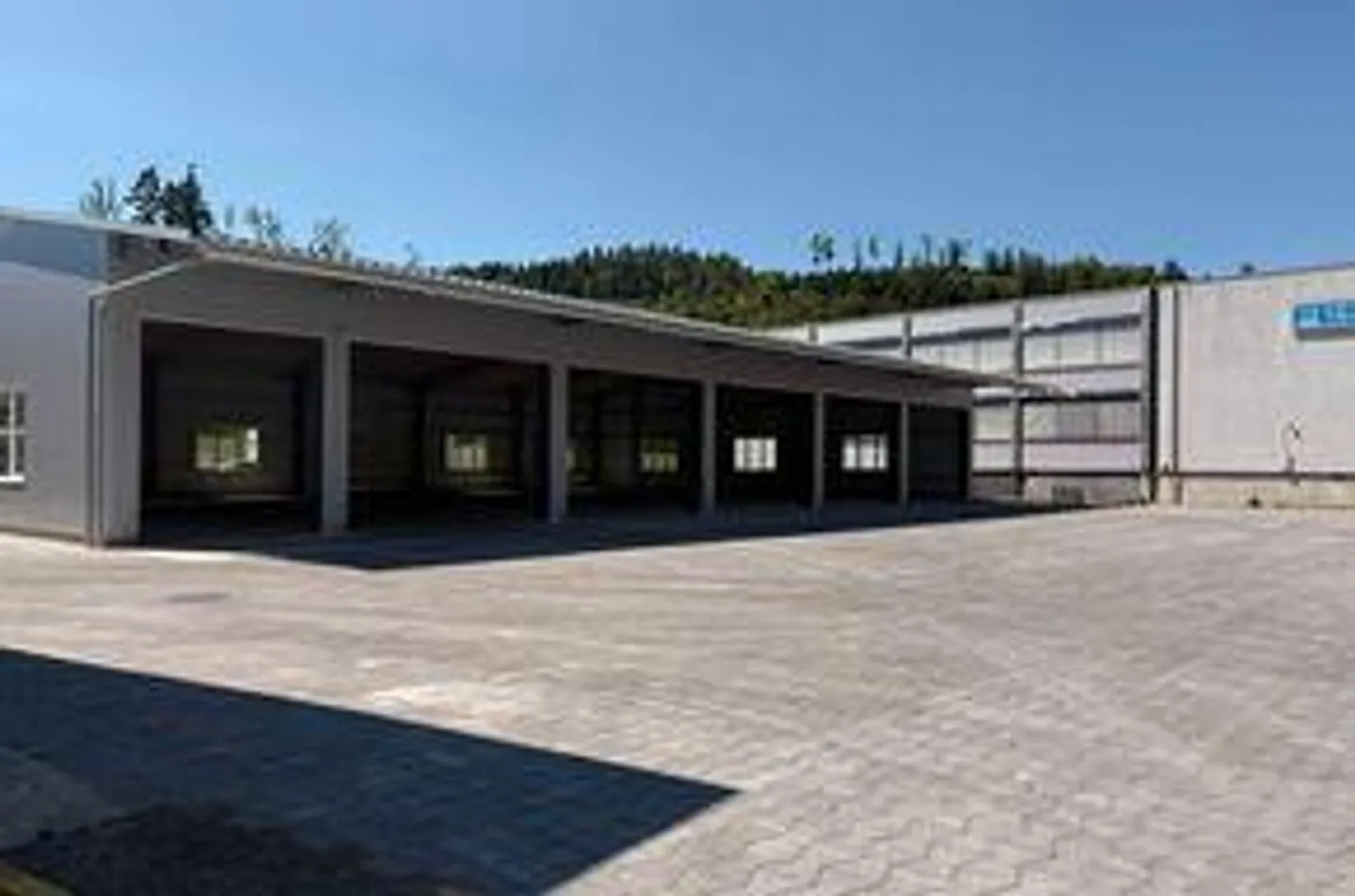 Boxes commerciaux Salle de stockage 25 x 7m H4.5m - Photo 1 sur 4