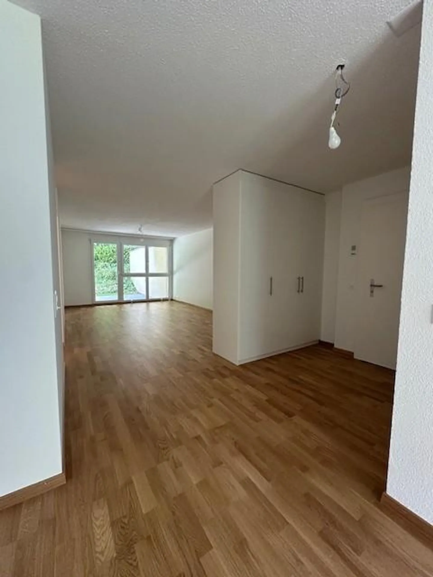 Appartement 3.5 pièces récemment rénové à Zurich - Photo 2 sur 13