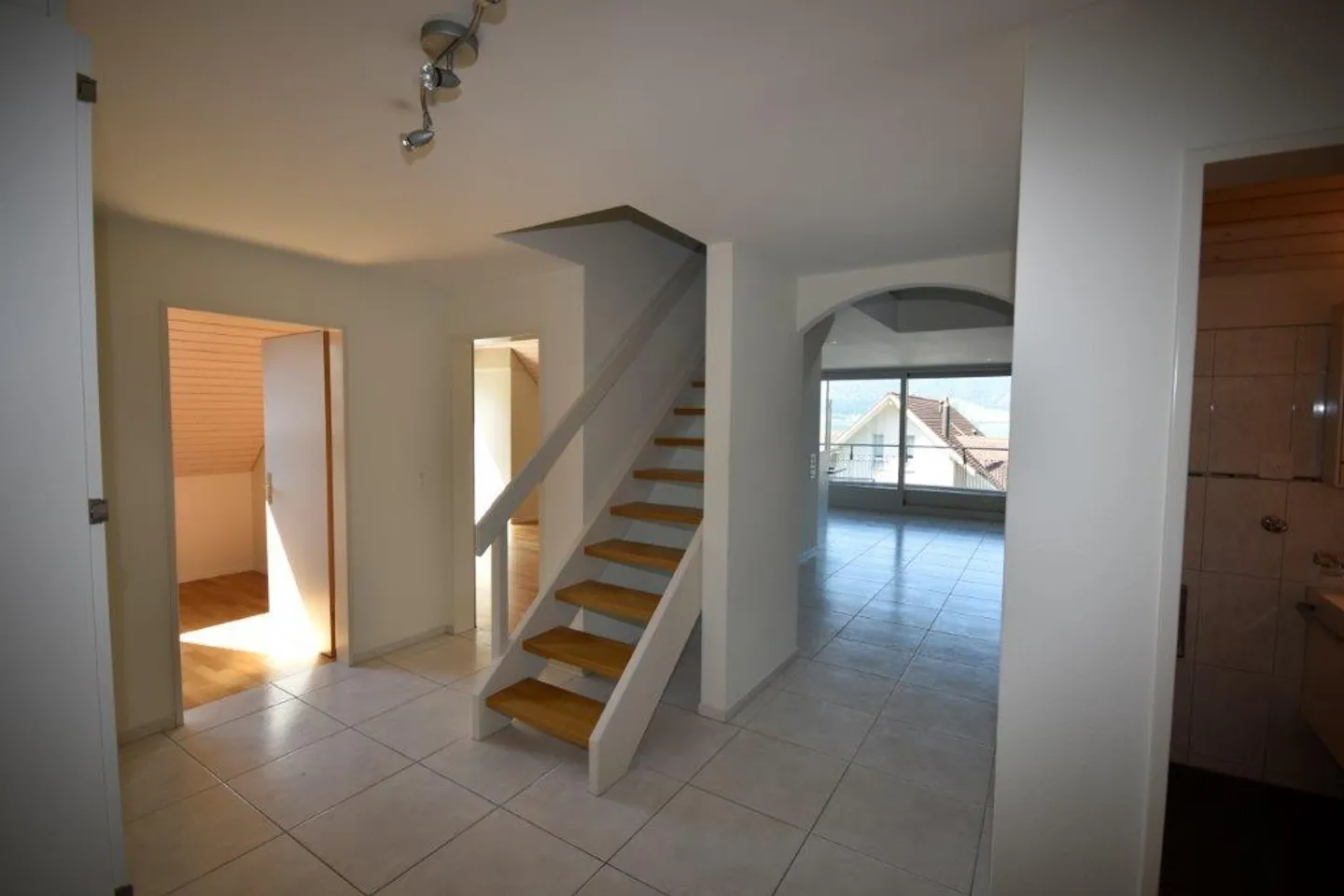 Charmante Maisonette mit Terrasse - Foto 3 von 9