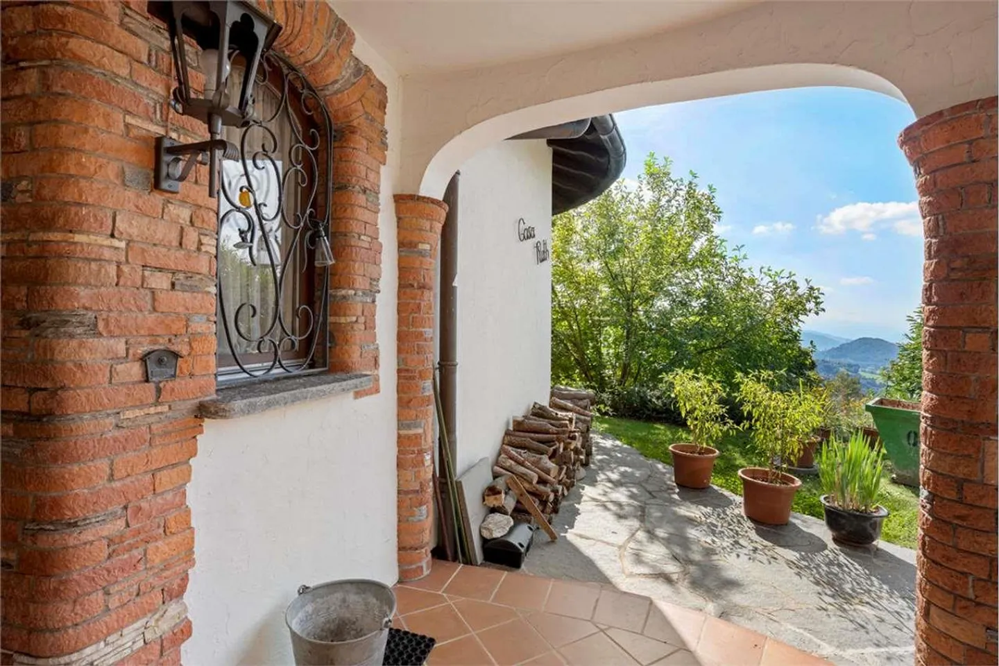 Villa to be renovated with independent apartment and land - Photo 4 of 13