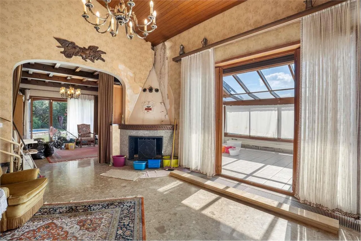 Villa to be renovated with independent apartment and land - Photo 5 of 13