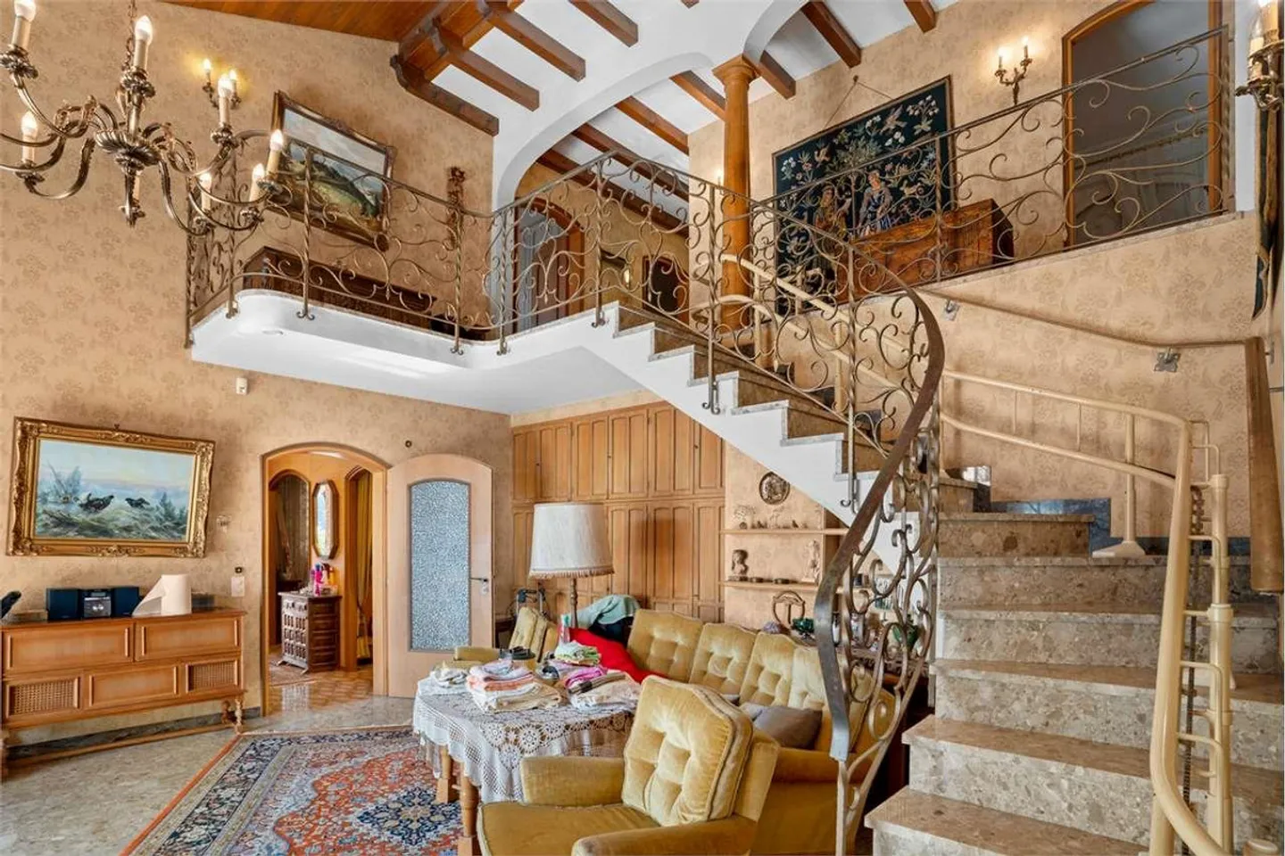 Villa to be renovated with independent apartment and land - Photo 6 of 13