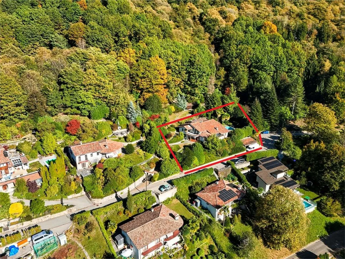 Villa to be renovated with independent apartment and land - Photo 2 of 13