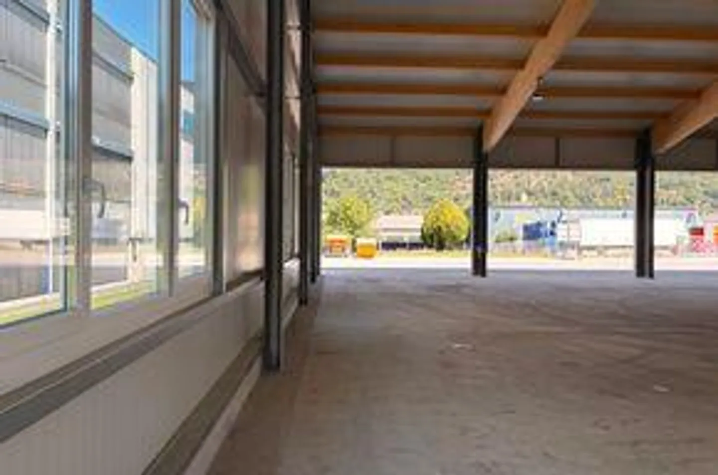 Boxes commerciaux Salle de stockage 25 x 7m H4.5m - Photo 4 sur 4