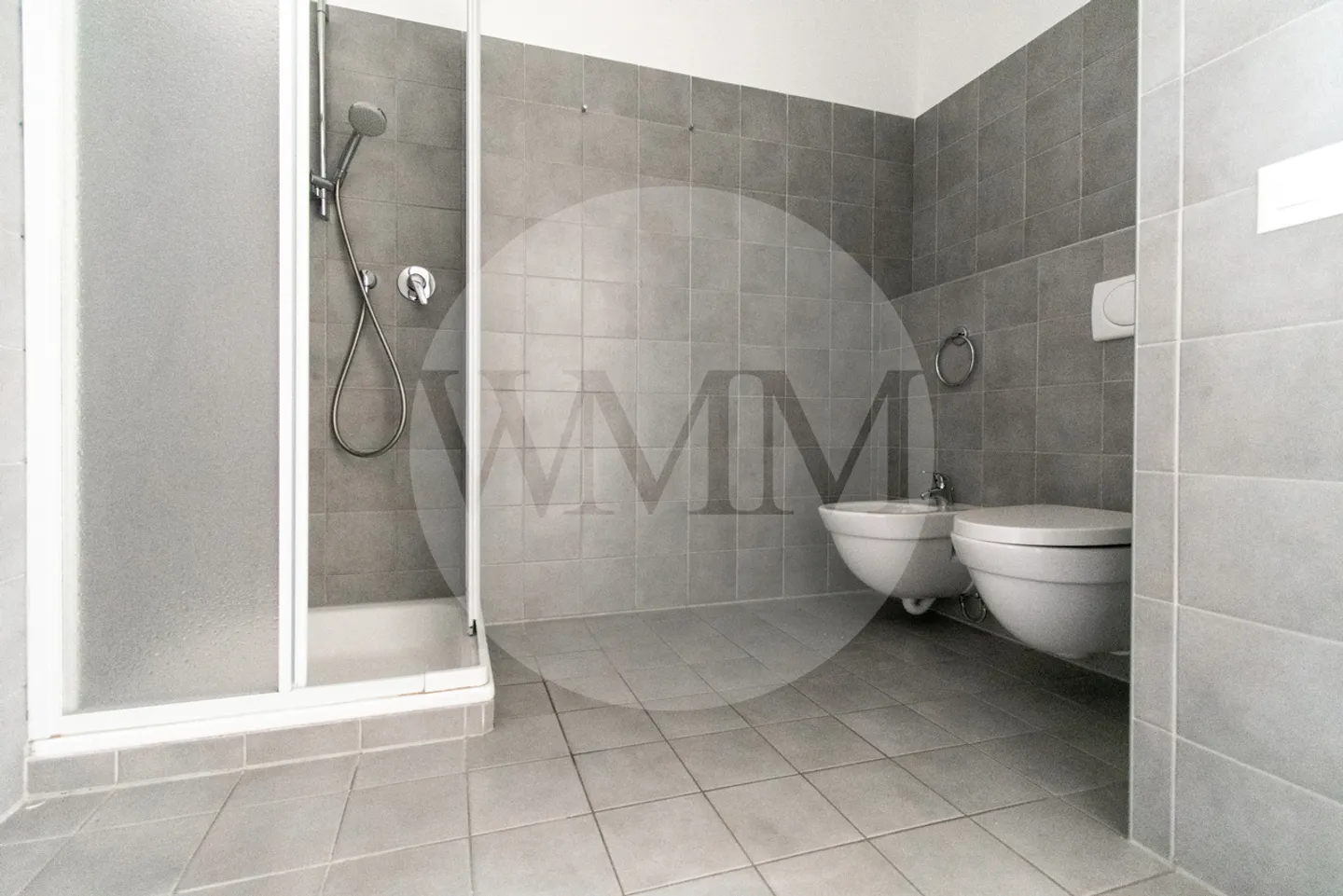 SPACIOUS AND BRIGHT 2.5 ROOMS - Photo 8 of 8