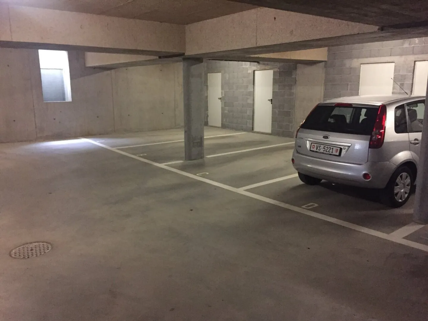Sichere Parkmöglichkeit zu vermieten - Foto 1 von 1