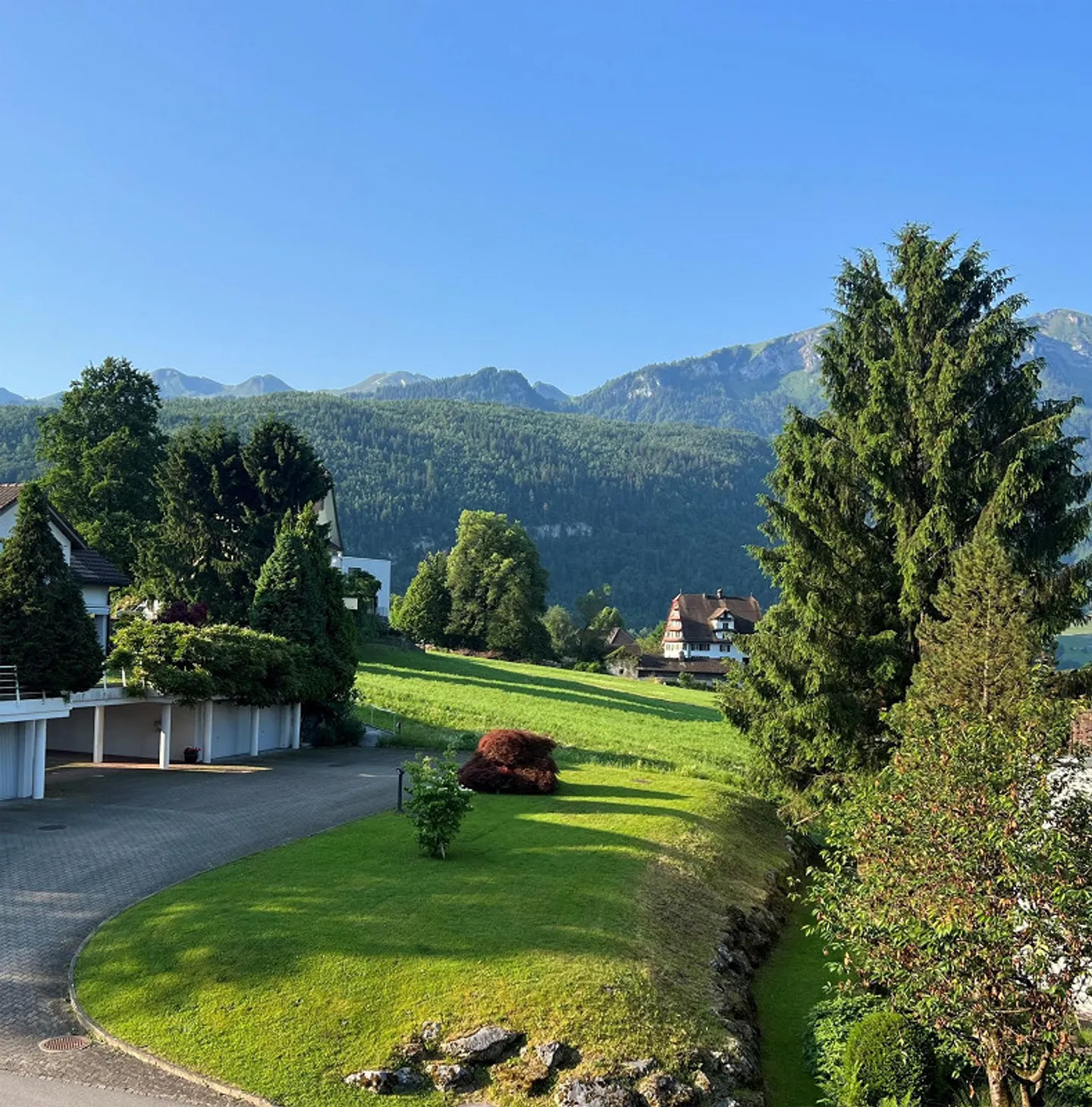 Stilvolle 2,5-Zimmer-Wohnung in Schwyz - Foto 2 von 12