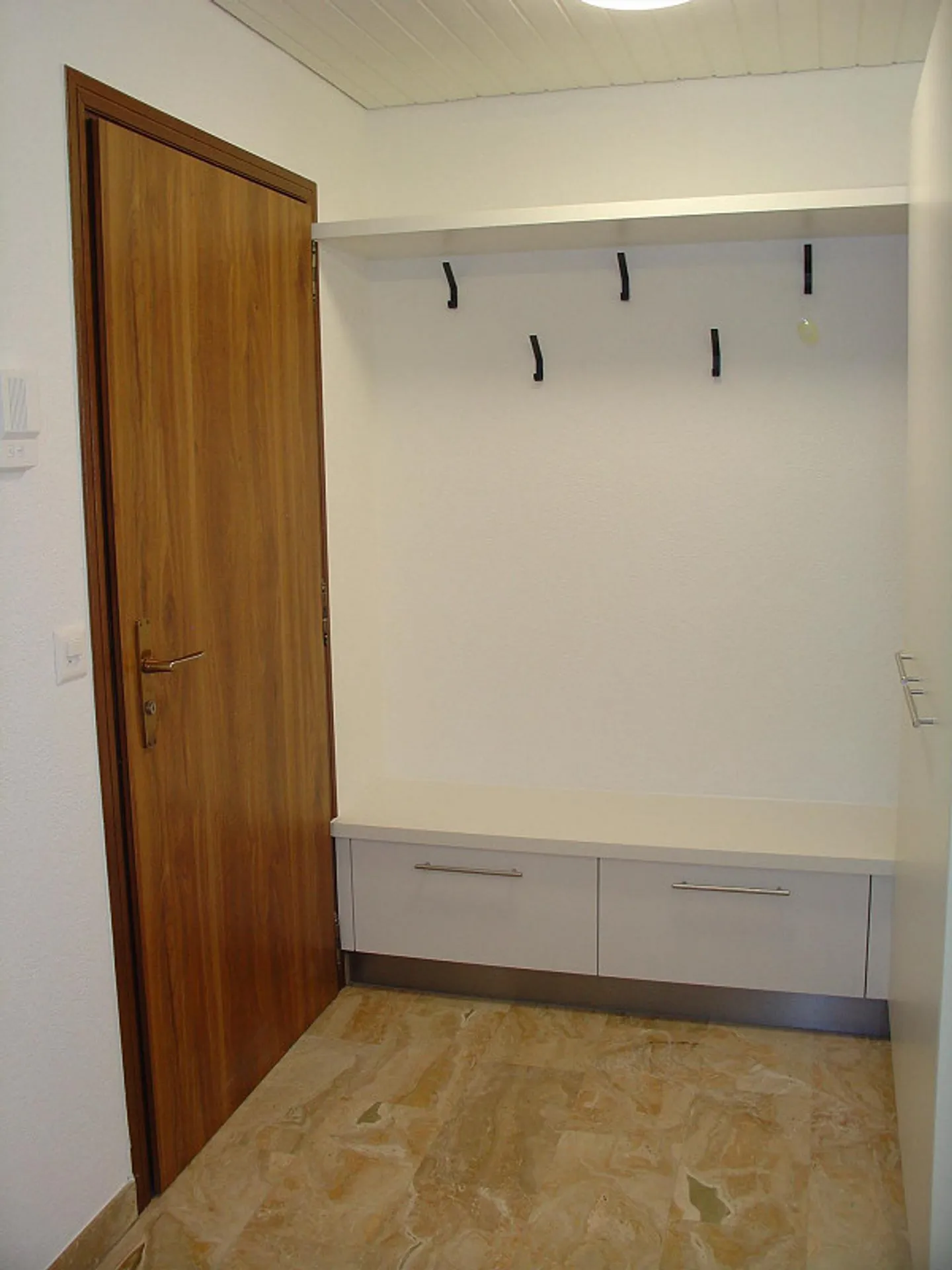 Stilvolle 2,5-Zimmer-Wohnung in Schwyz - Foto 4 von 12