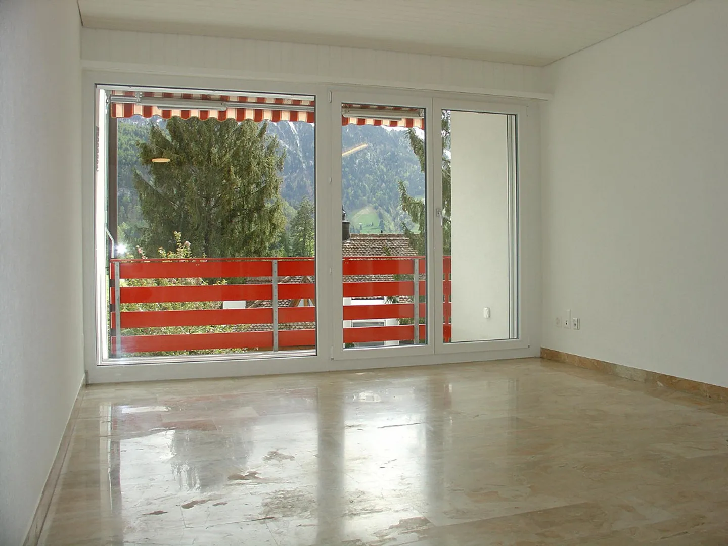 Stilvolle 2,5-Zimmer-Wohnung in Schwyz - Foto 8 von 12