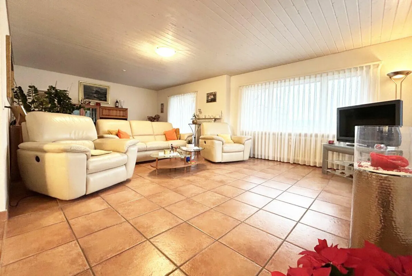 Ampio appartamento di 5,5 stanze direttamente al confine con Frenkendorf - Foto 7 di 13