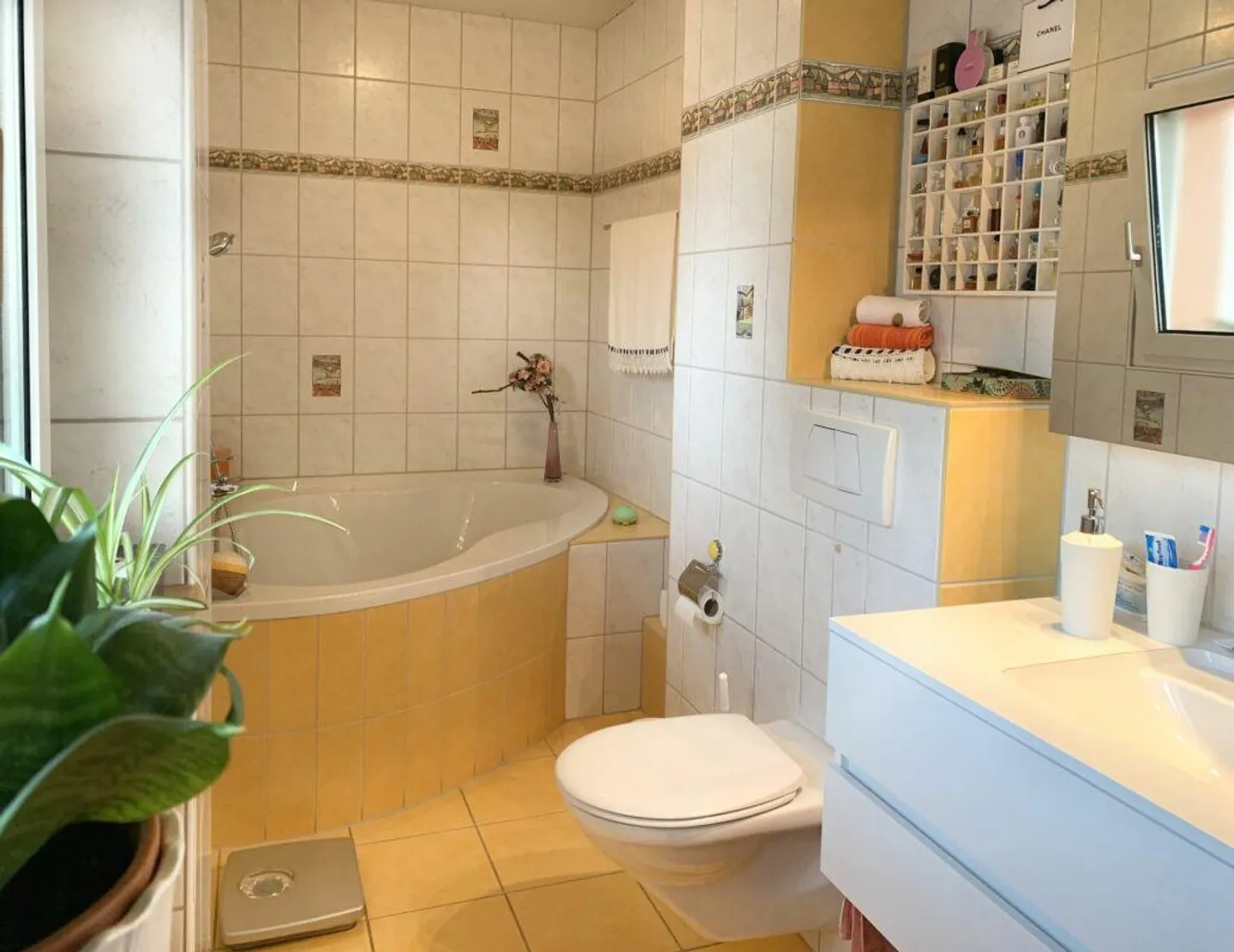 Ampio appartamento di 5,5 stanze direttamente al confine con Frenkendorf - Foto 11 di 13