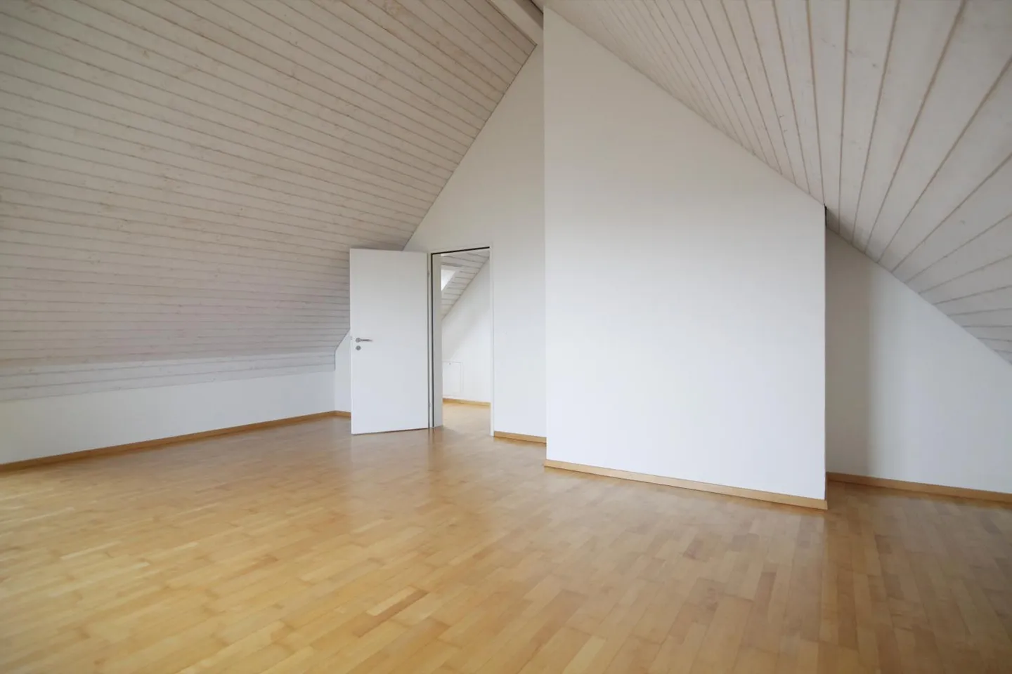 Maisonette apartment with plenty of space! - Photo 5 of 7