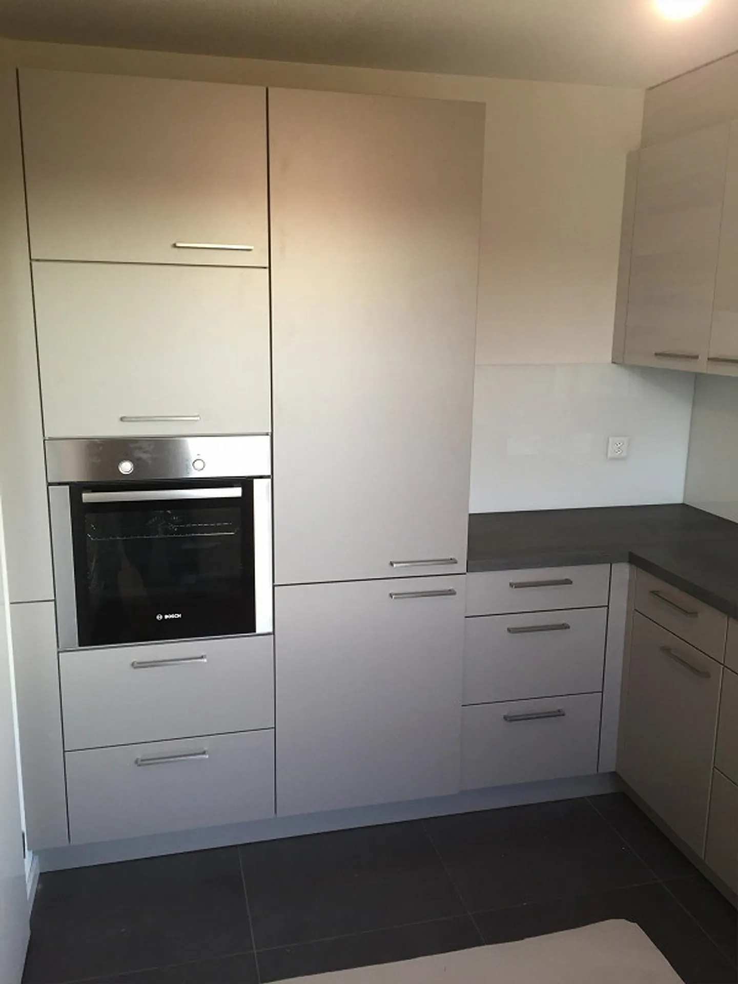 In affitto: Luminoso appartamento di 3½ locali con ascensore - Foto 3 di 15