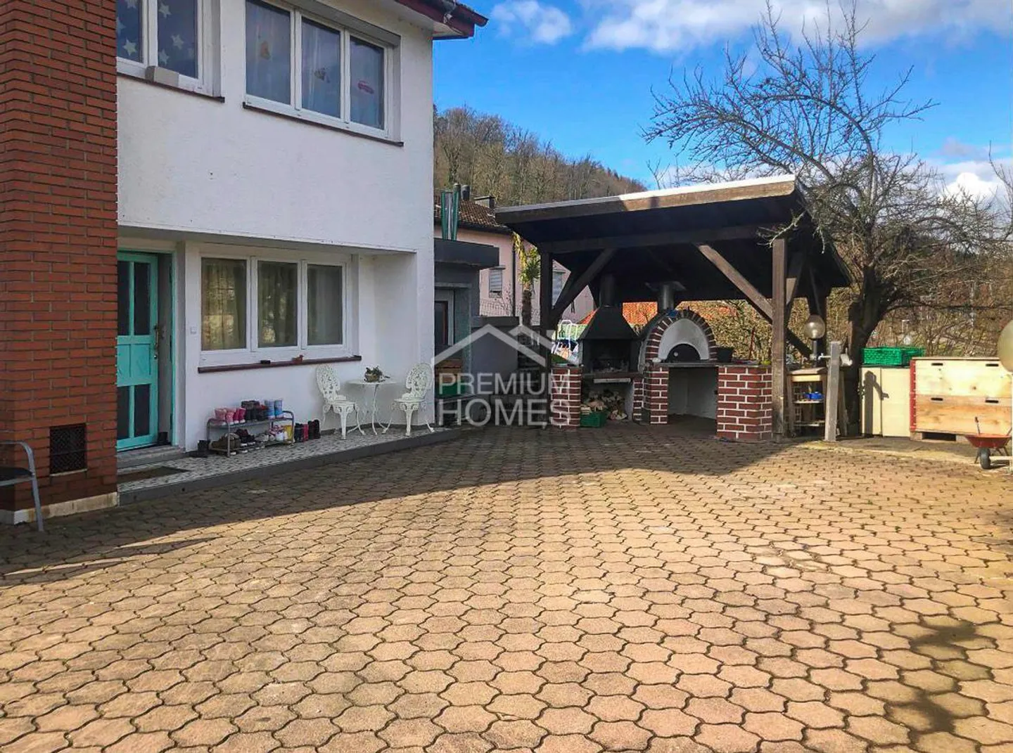 Charmantes Familienhaus mit Garten - Foto 3 von 8