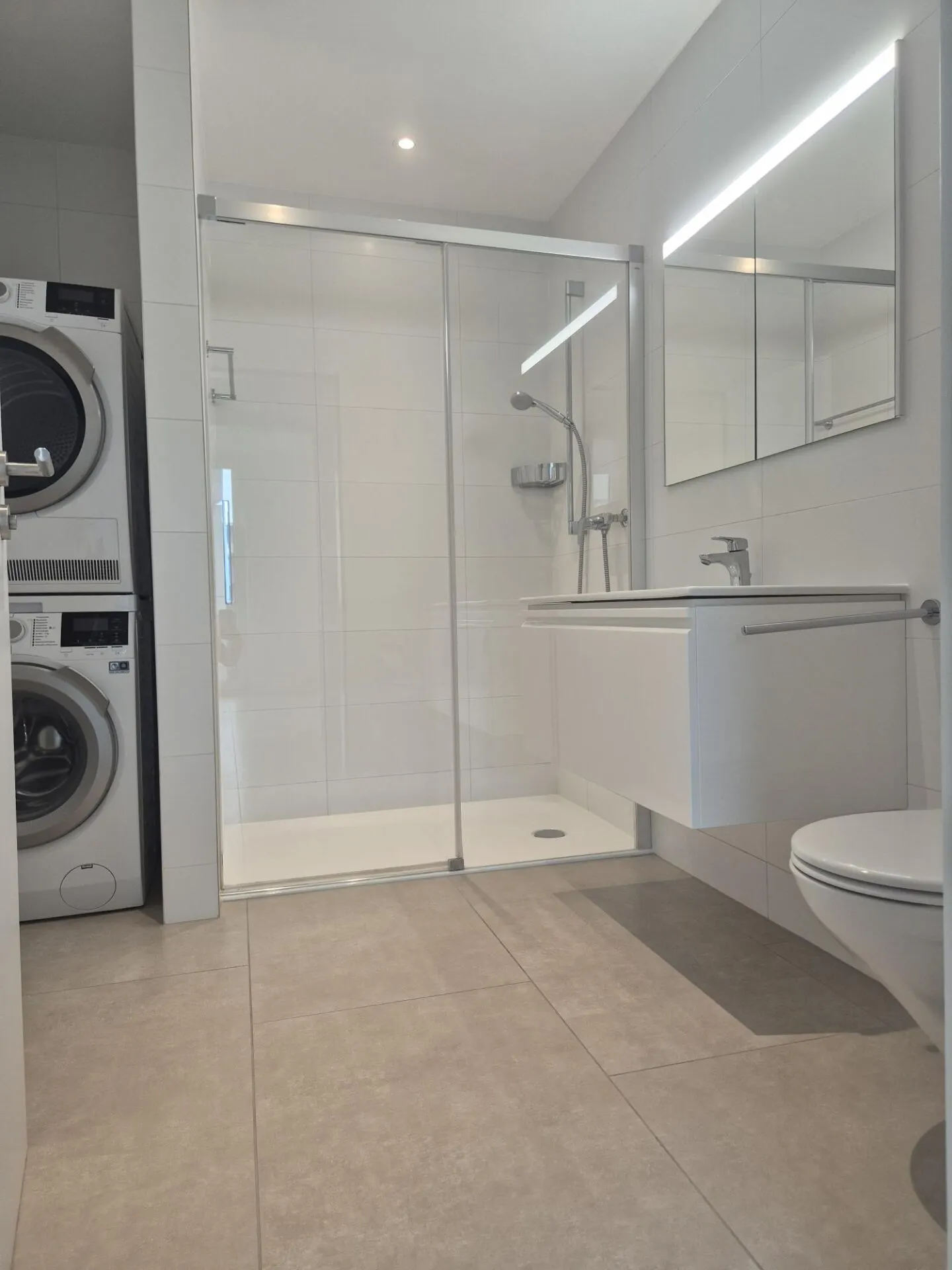 Appartamento moderno 3,5 locali 3° piano - Foto 3 di 8