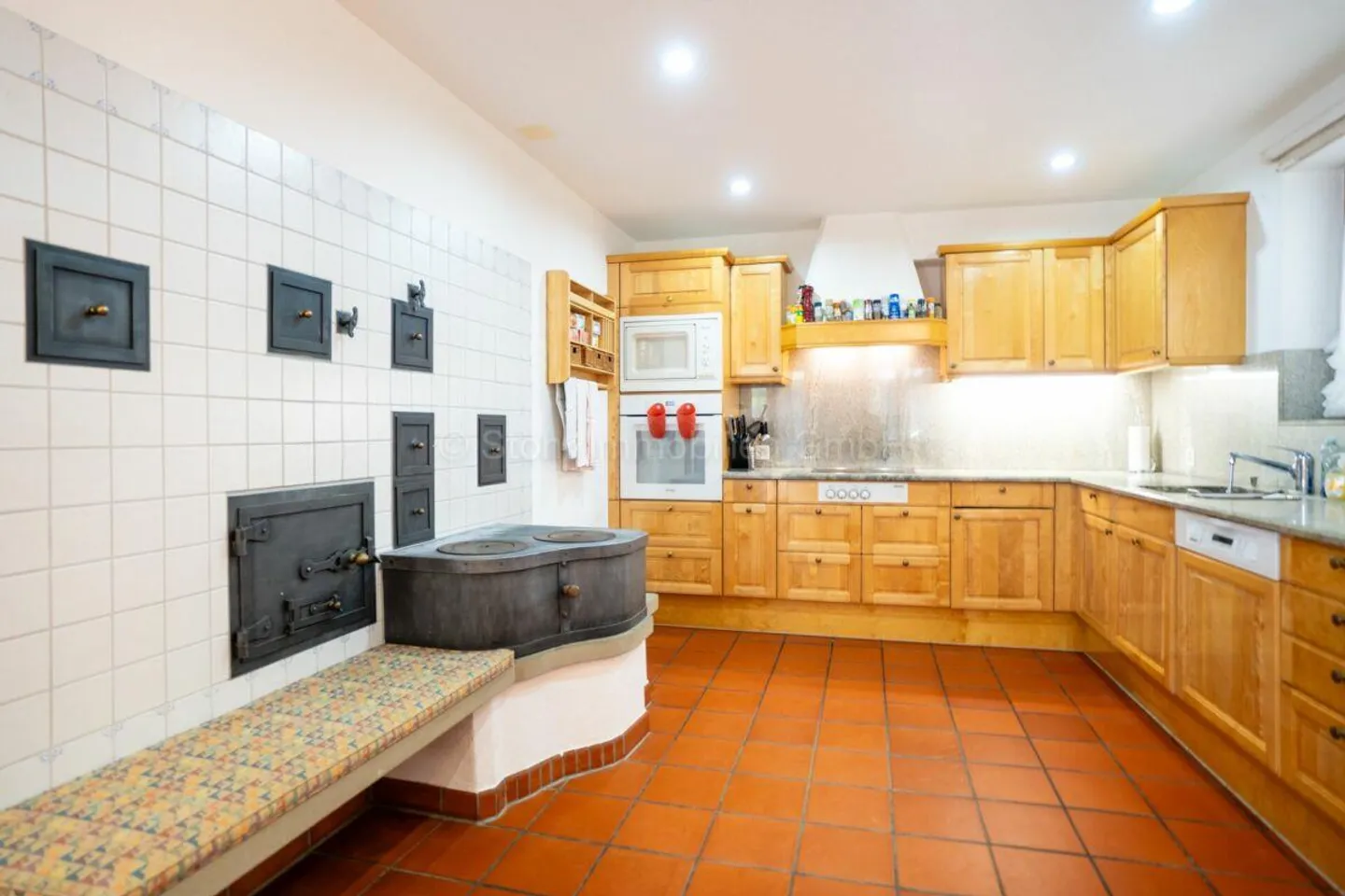 Casa bifamiliare con terreno edificabile - Un'opportunità unica - Foto 4 di 29