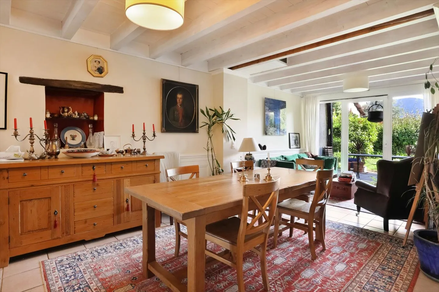 Incantevole villa di campagna con giardino ai margini dei vigneti di Jussy - Foto 4 di 13