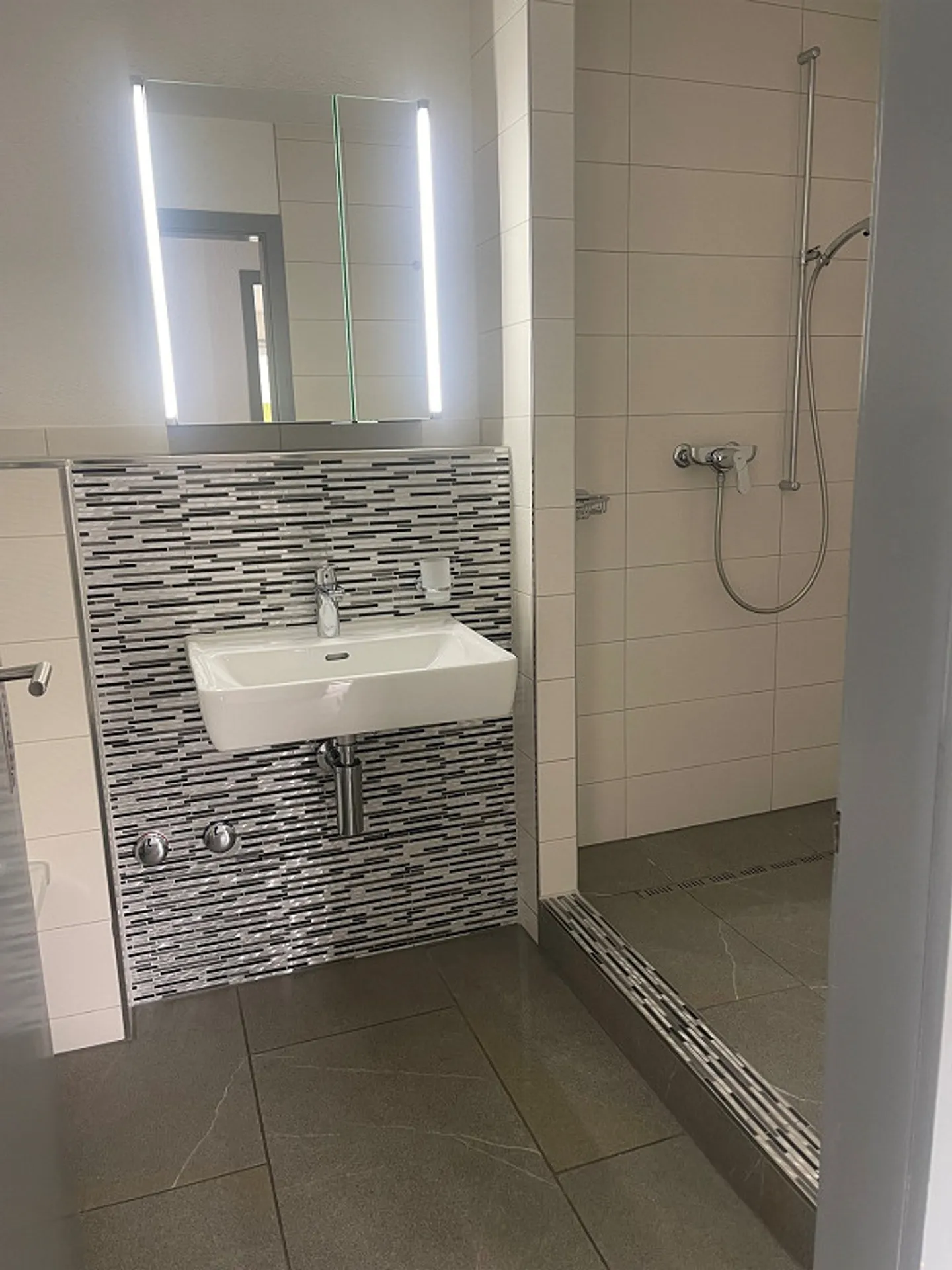 Appartamento 3.5 locali in affitto - Foto 5 di 6