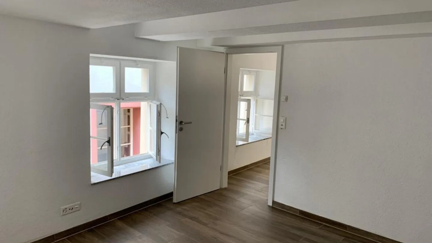 Appartement en duplex de 3,5 pièces au cœur de Laufenburg - Photo 9 sur 14