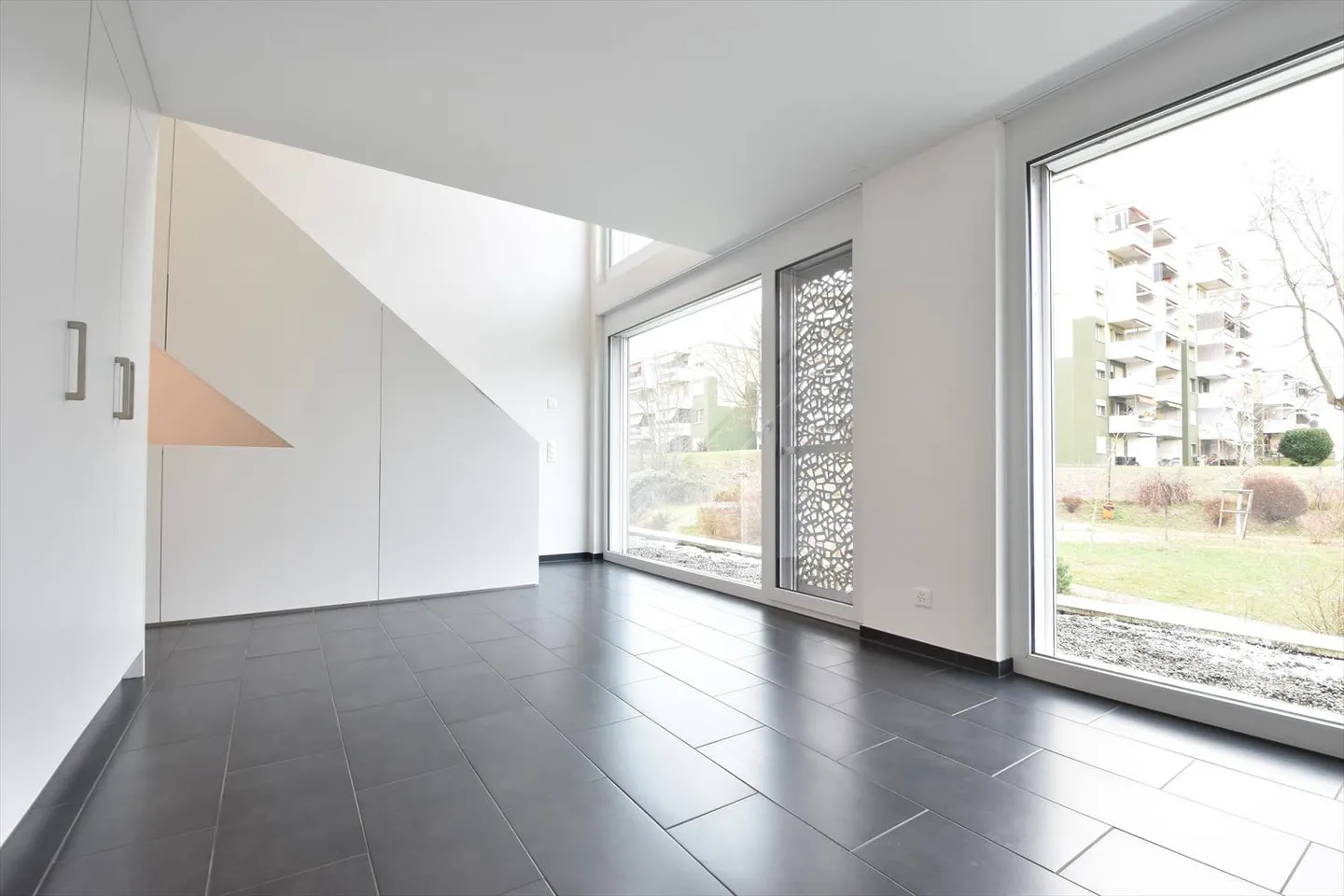 Unique 4.5-room maisonette apartment in ownership standard - Photo 4 of 13