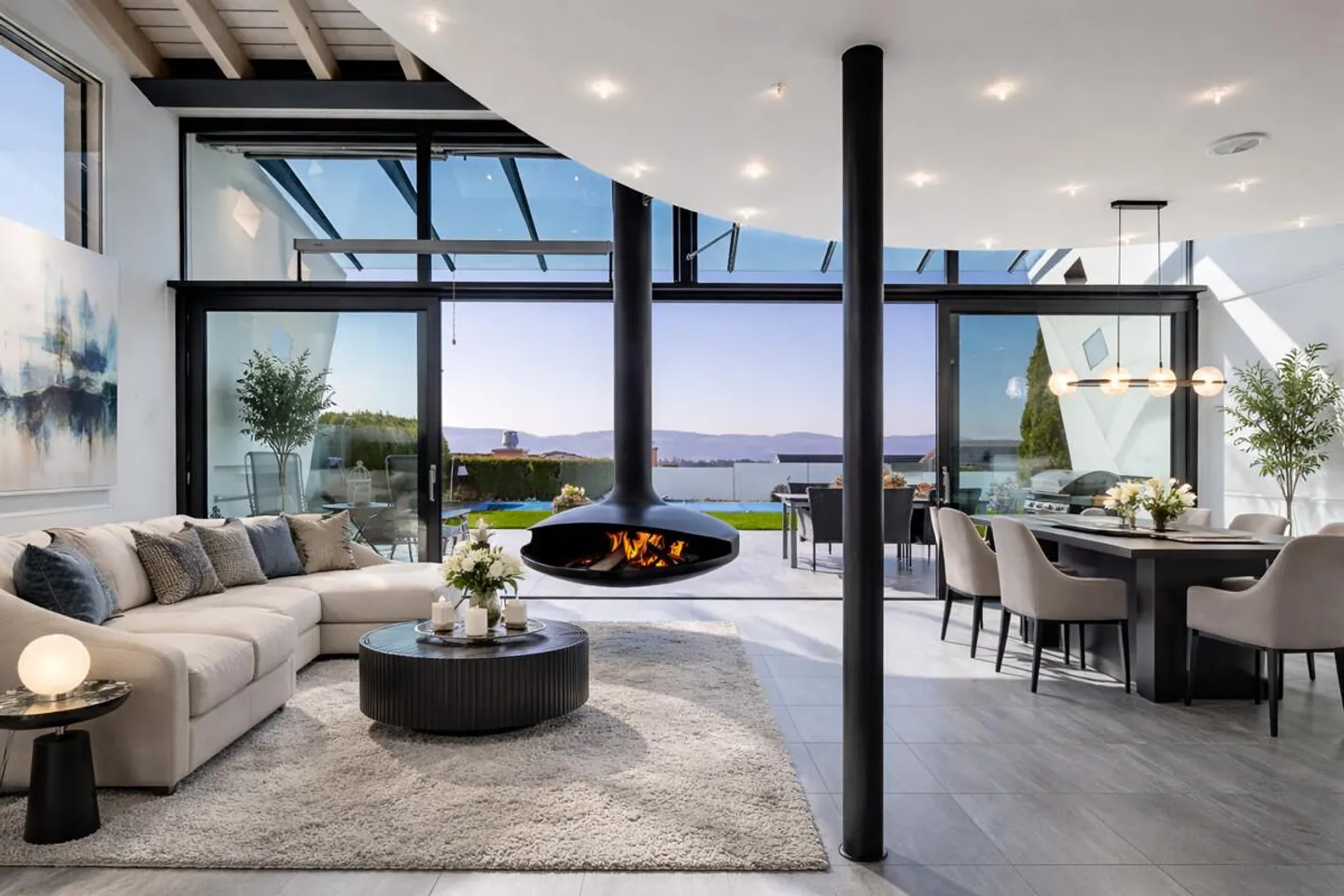 Gutenswil: Casa d'architetto elegante con piscina e vista panoramica - Foto 2 di 6