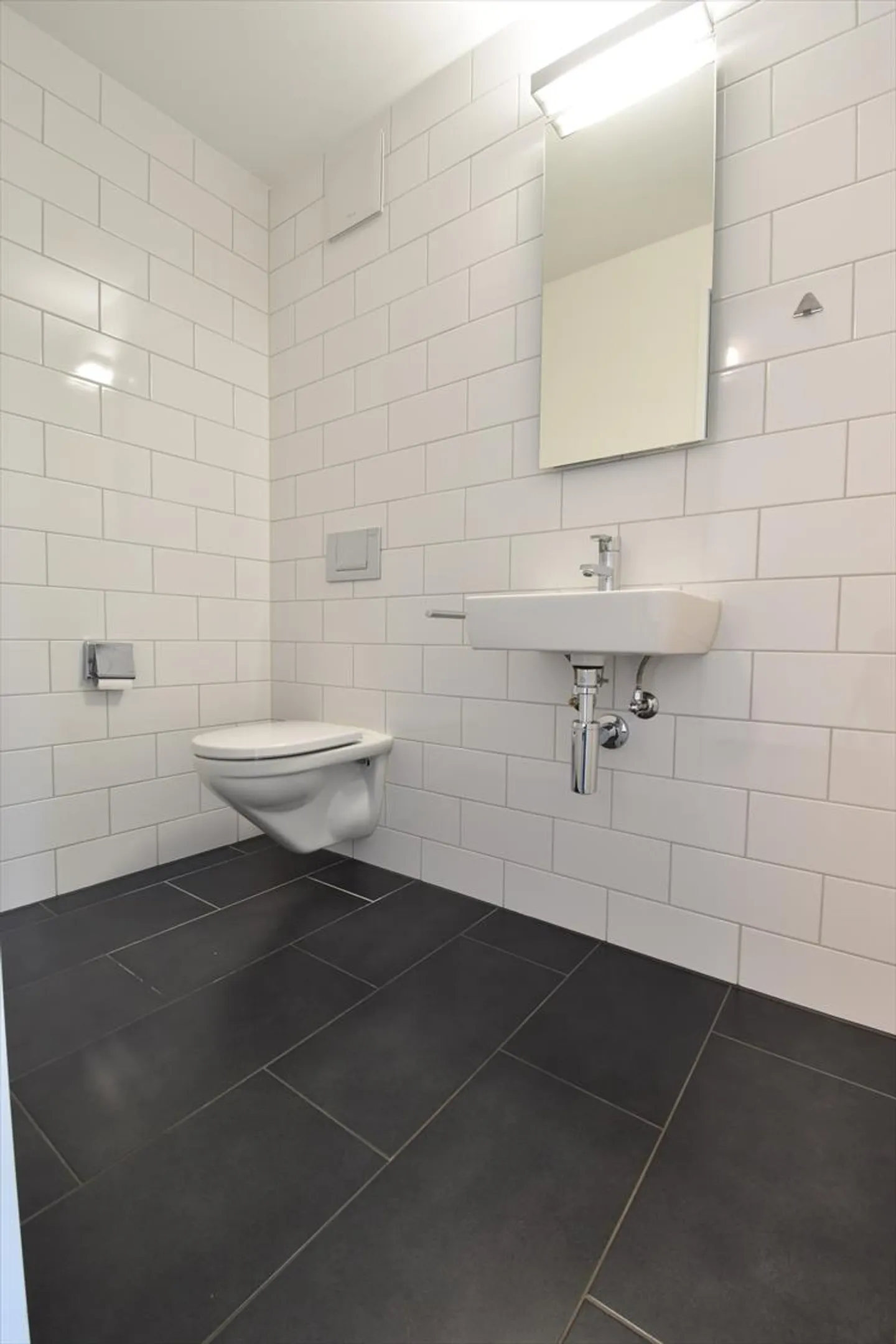 Unique 4.5-room maisonette apartment in ownership standard - Photo 3 of 13