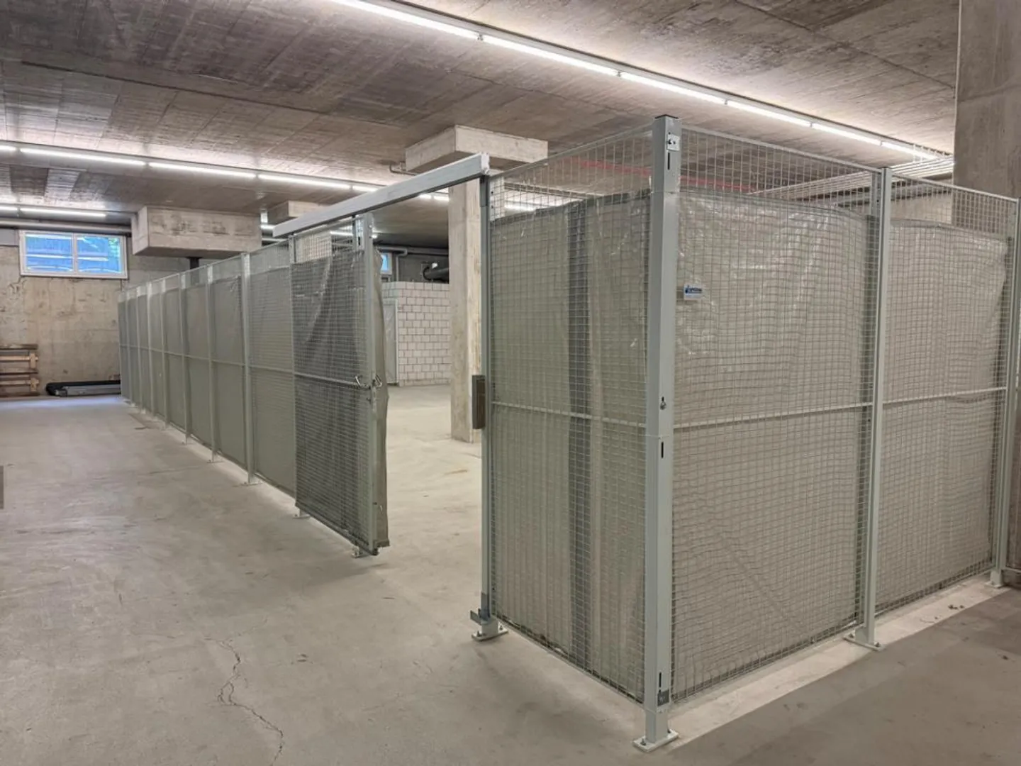 Spacious Storage Space Near Oftringen Highway Access - Photo 2 of 5