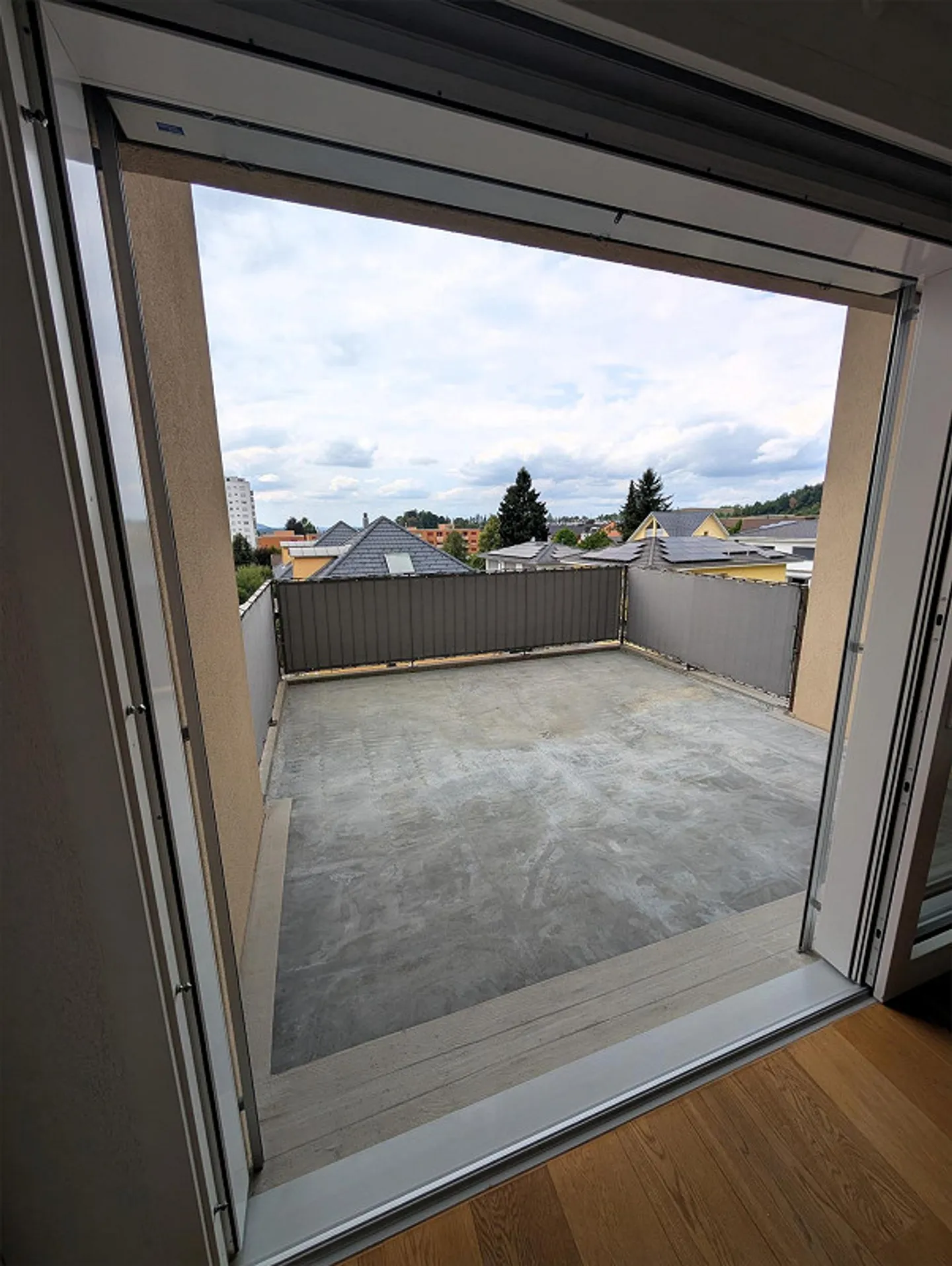 Modern 4.5 room apartment with two balconies - Photo 10 of 11