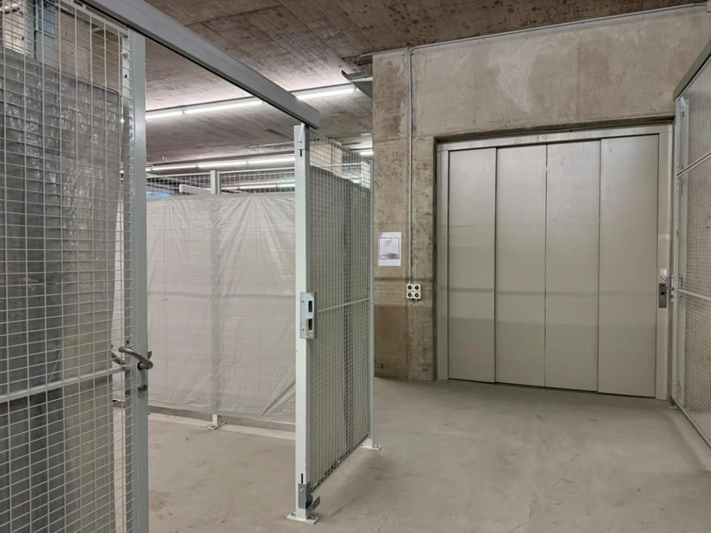 Spacious Storage Space Near Oftringen Highway Access - Photo 3 of 5