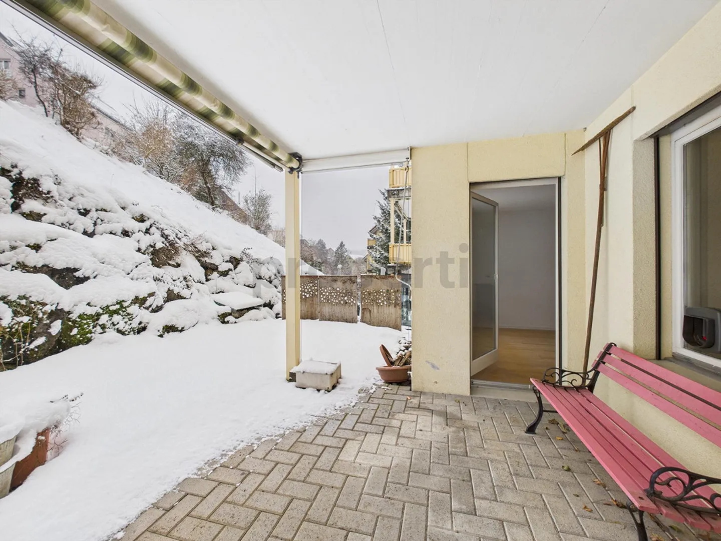 Spacious 4.5 Room Apartment with Garden Terrace in Desirable St. Gallen... - Photo 11 of 12