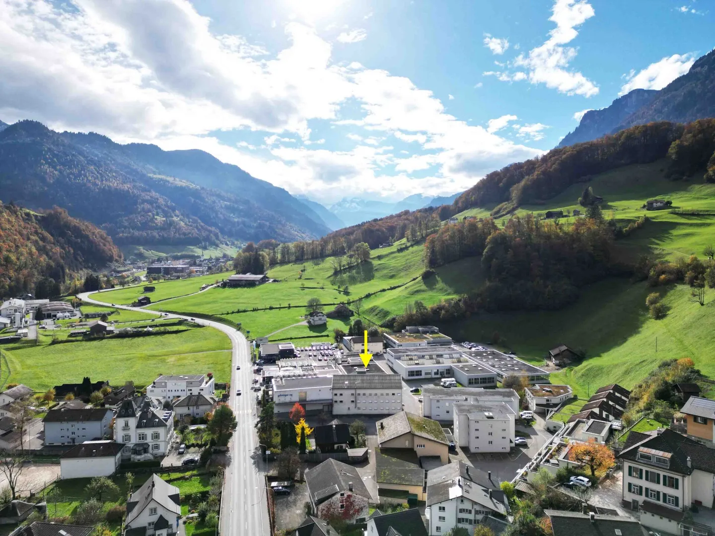 Edificio industriale e commerciale Ovest a Mitlödi GL - Foto 4 di 14