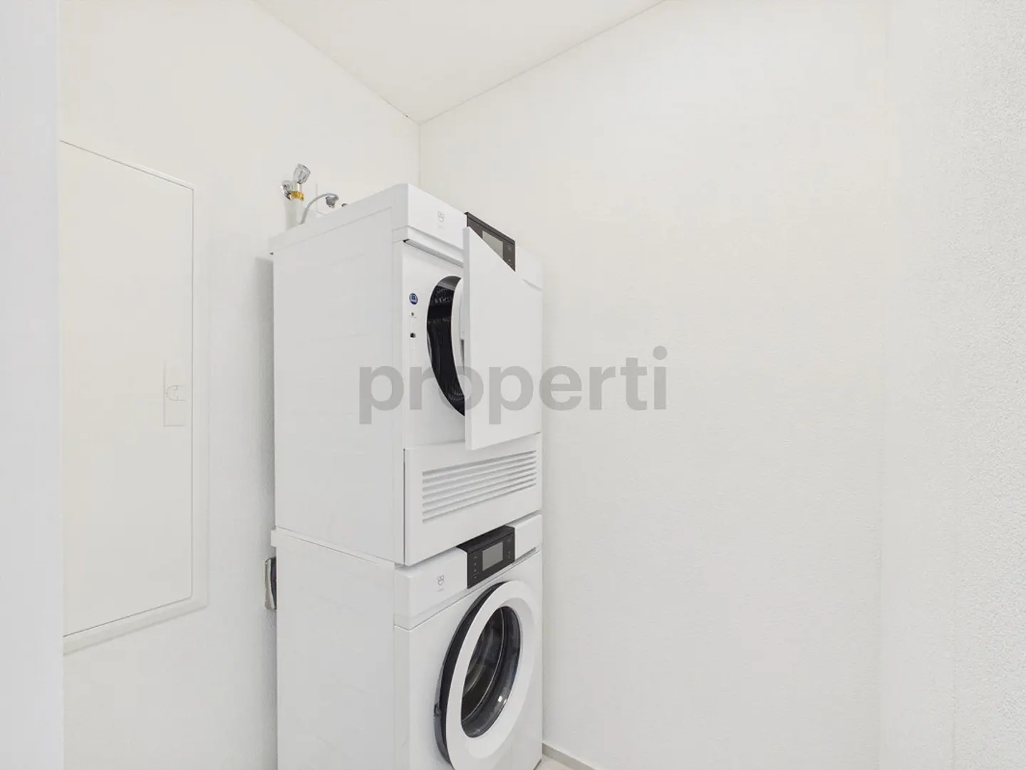 Prima occupazione: Esclusivo appartamento a galleria di 4,5 locali con un'altezza impressionante - Foto 14 di 17