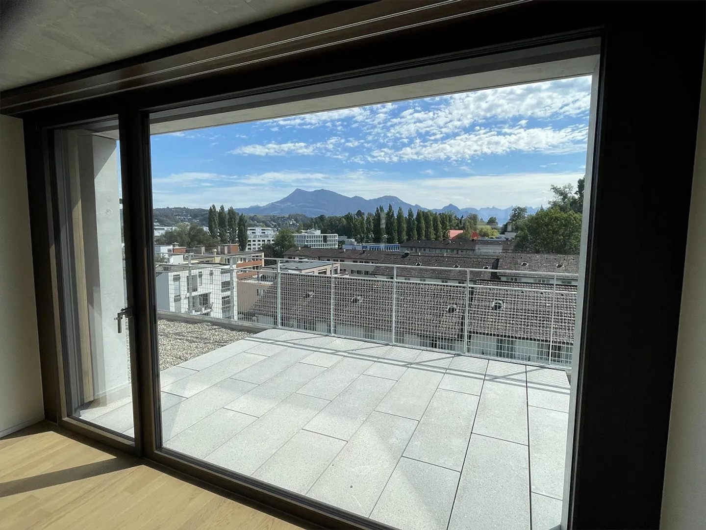 Nuovo appartamento attico di 3 1/2 locali in una posizione molto ben collegata - Foto 2 di 14