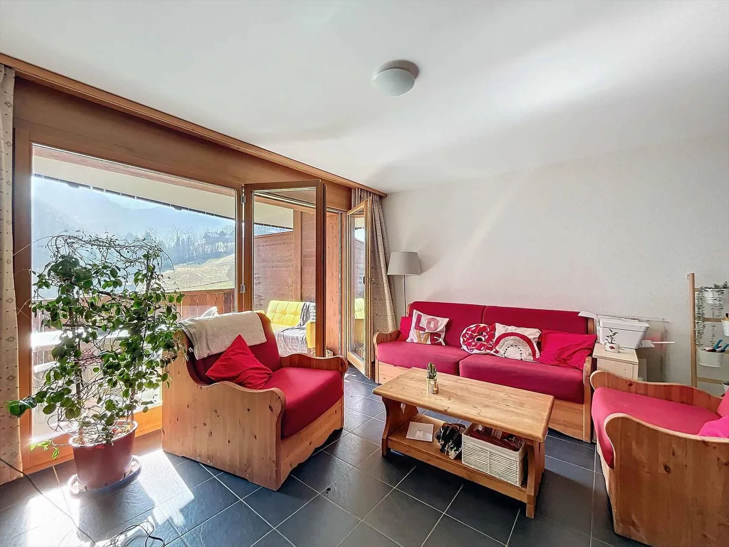 Appartamento luminoso di 2,5 locali con balcone - Foto 1 di 11